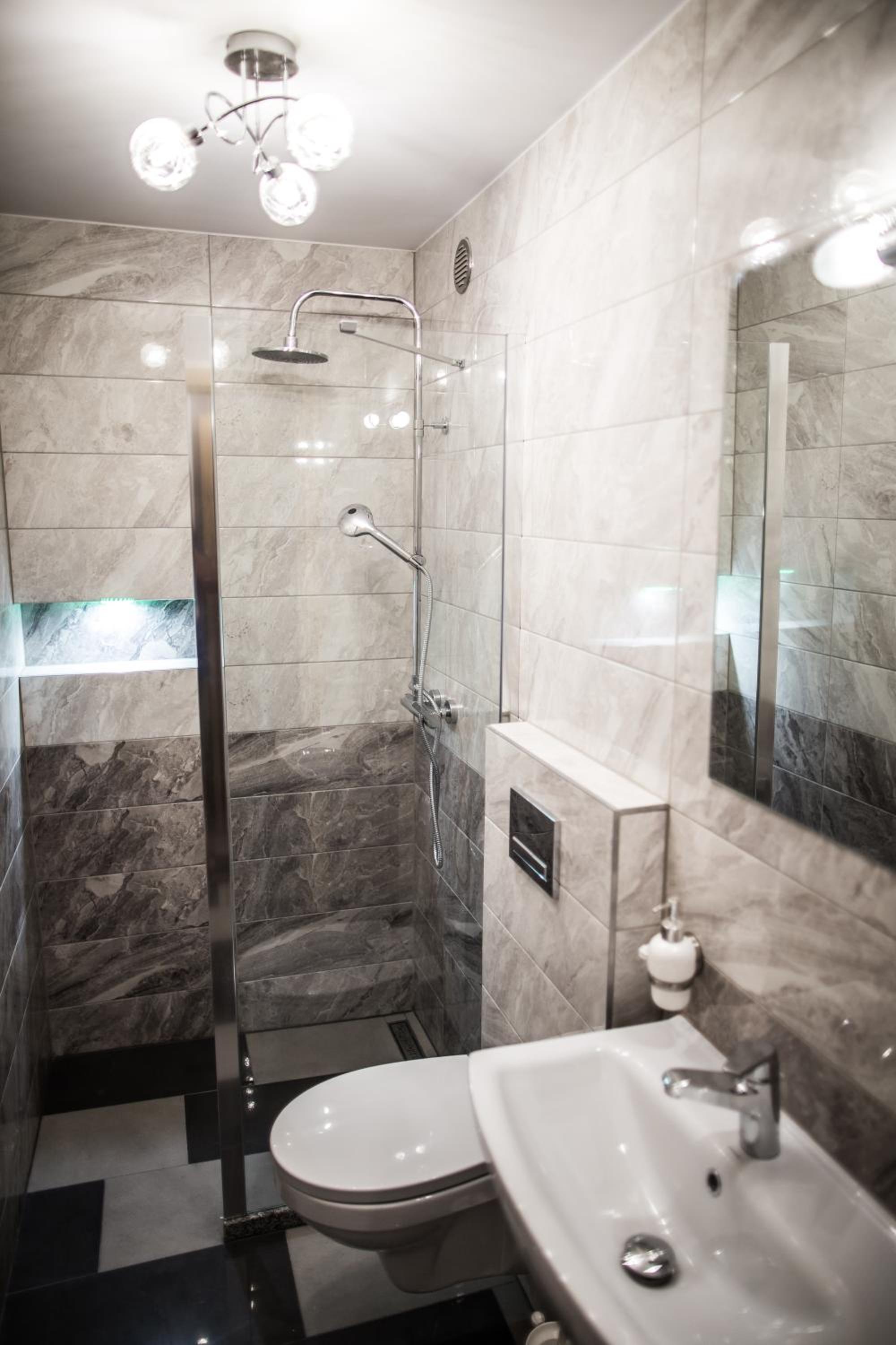 Apartment with Shower photo 1