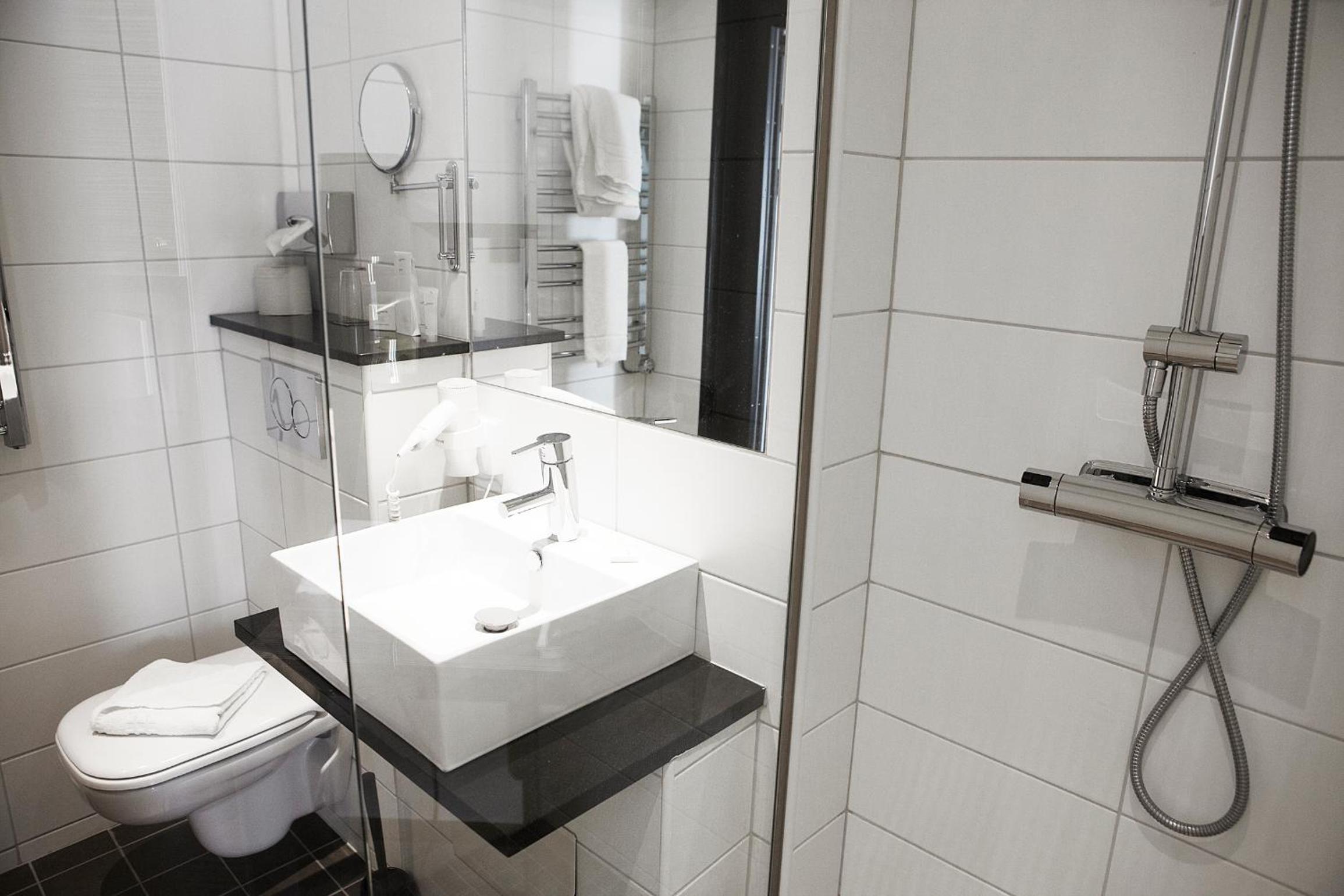 Compact Double Room - Photo 3