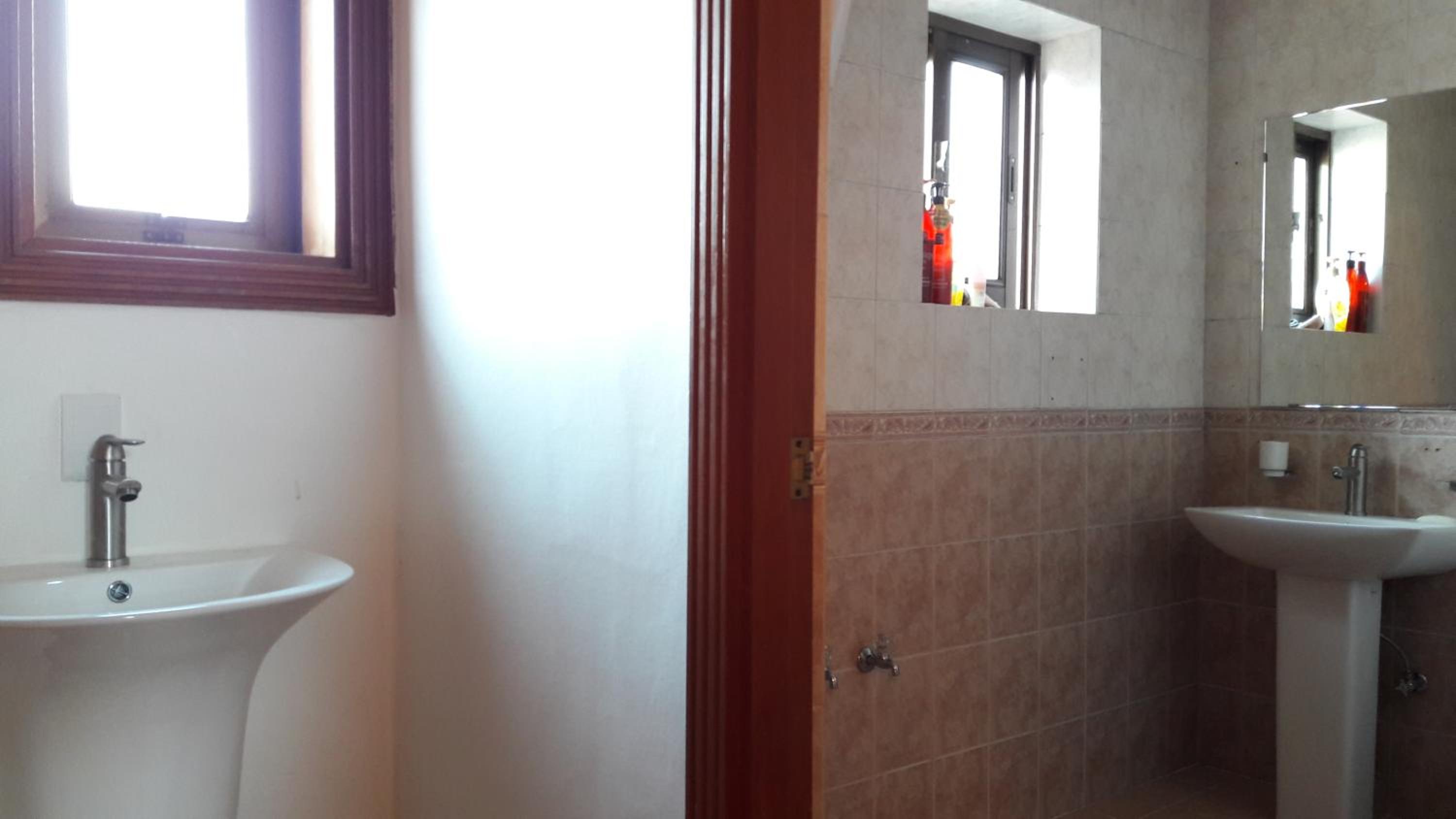 Family Suite with Balcony - Photo 33