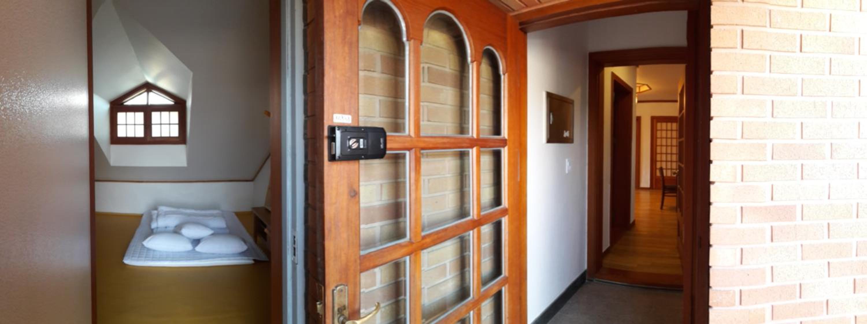 Family Suite with Balcony - Photo 31
