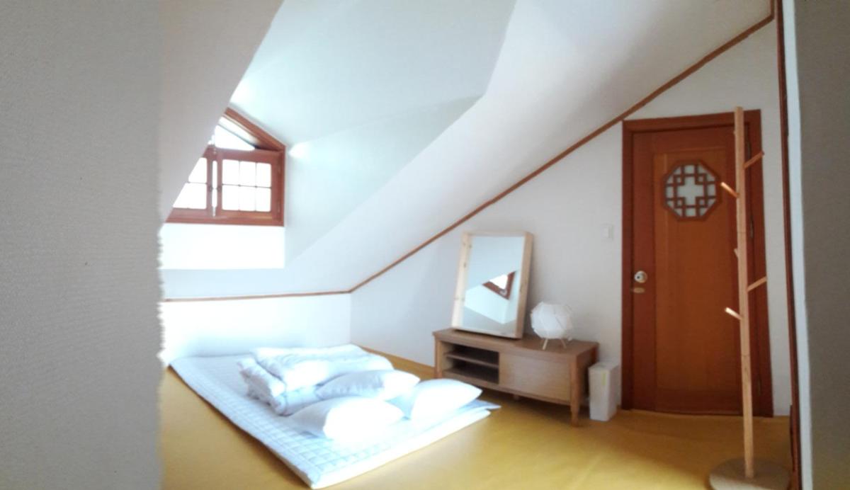 Family Suite with Balcony - Photo 4