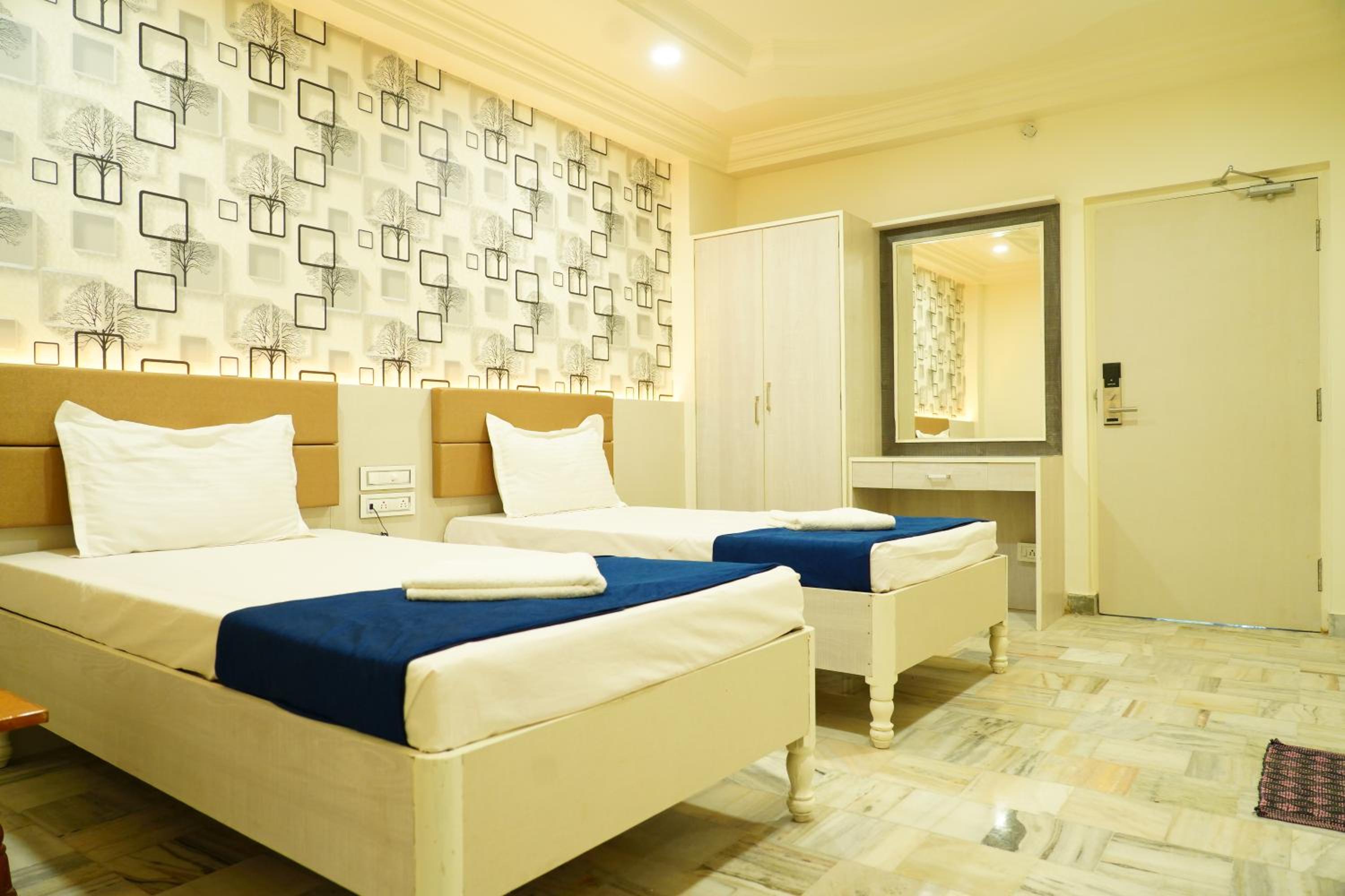 Superior Double or Twin Room photo 3
