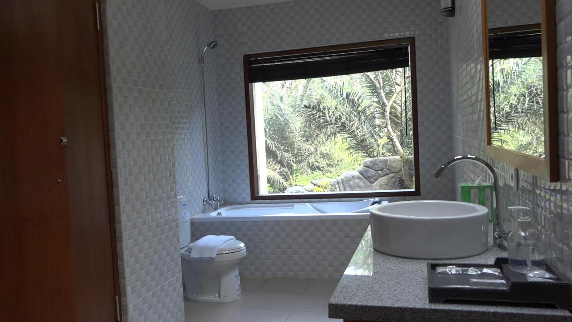 Villa with Private Pool - Photo 17