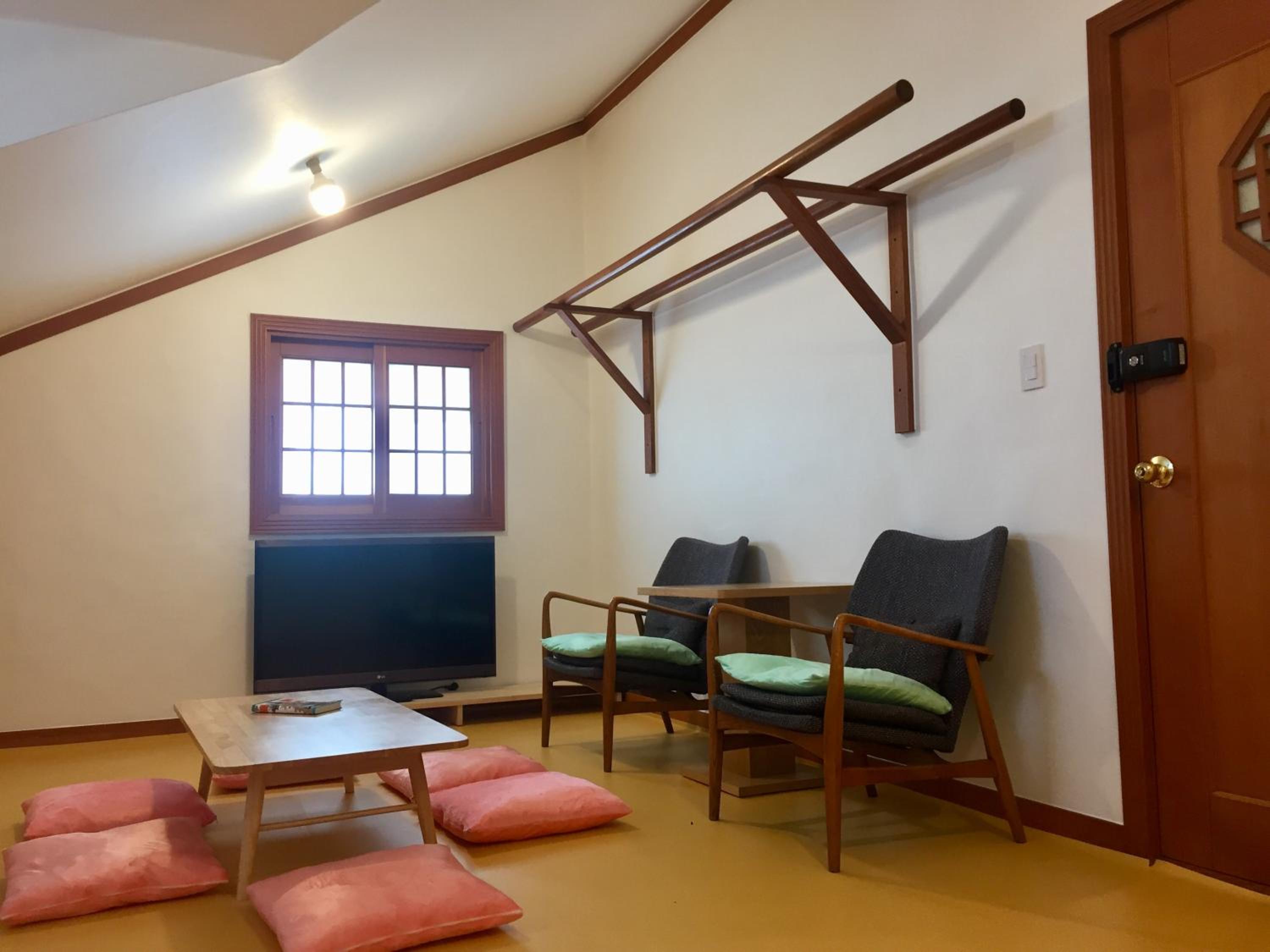 Deluxe Suite - Photo 26