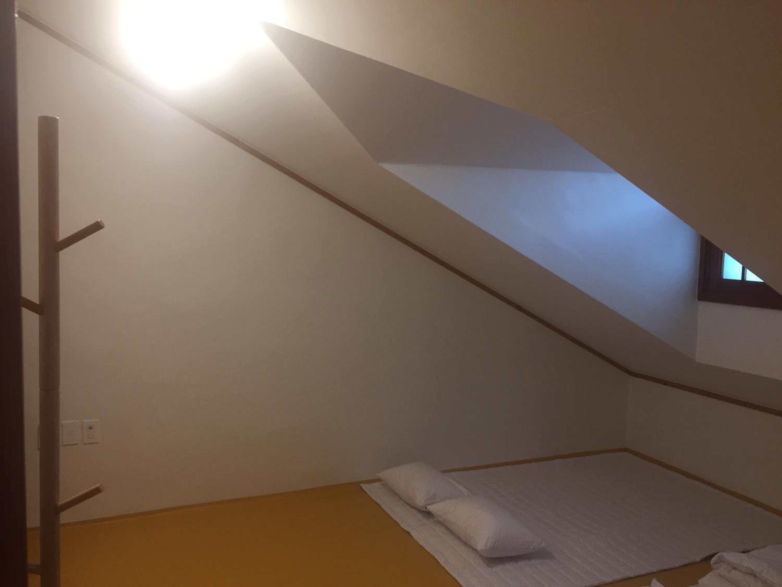 Family Suite with Balcony - Photo 11