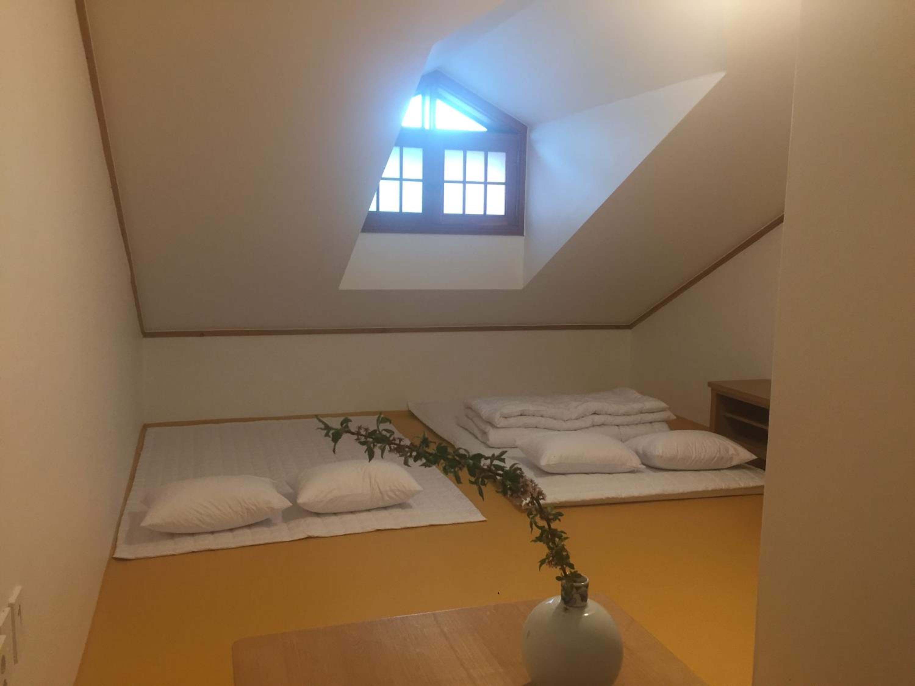 Family Suite with Balcony - Photo 3