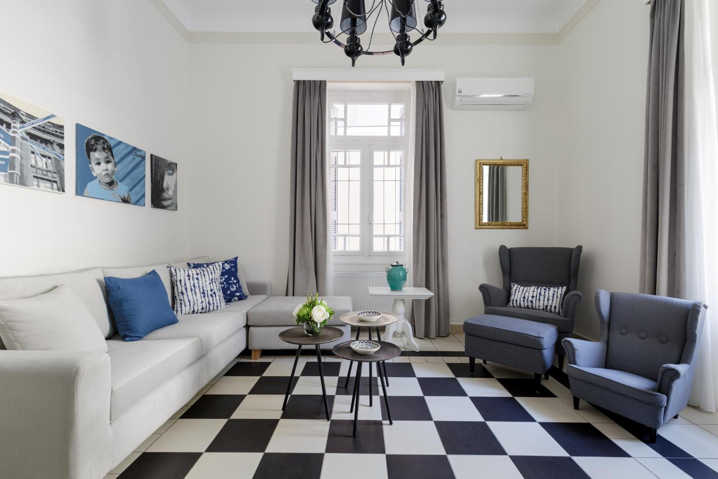 Deluxe Apartment