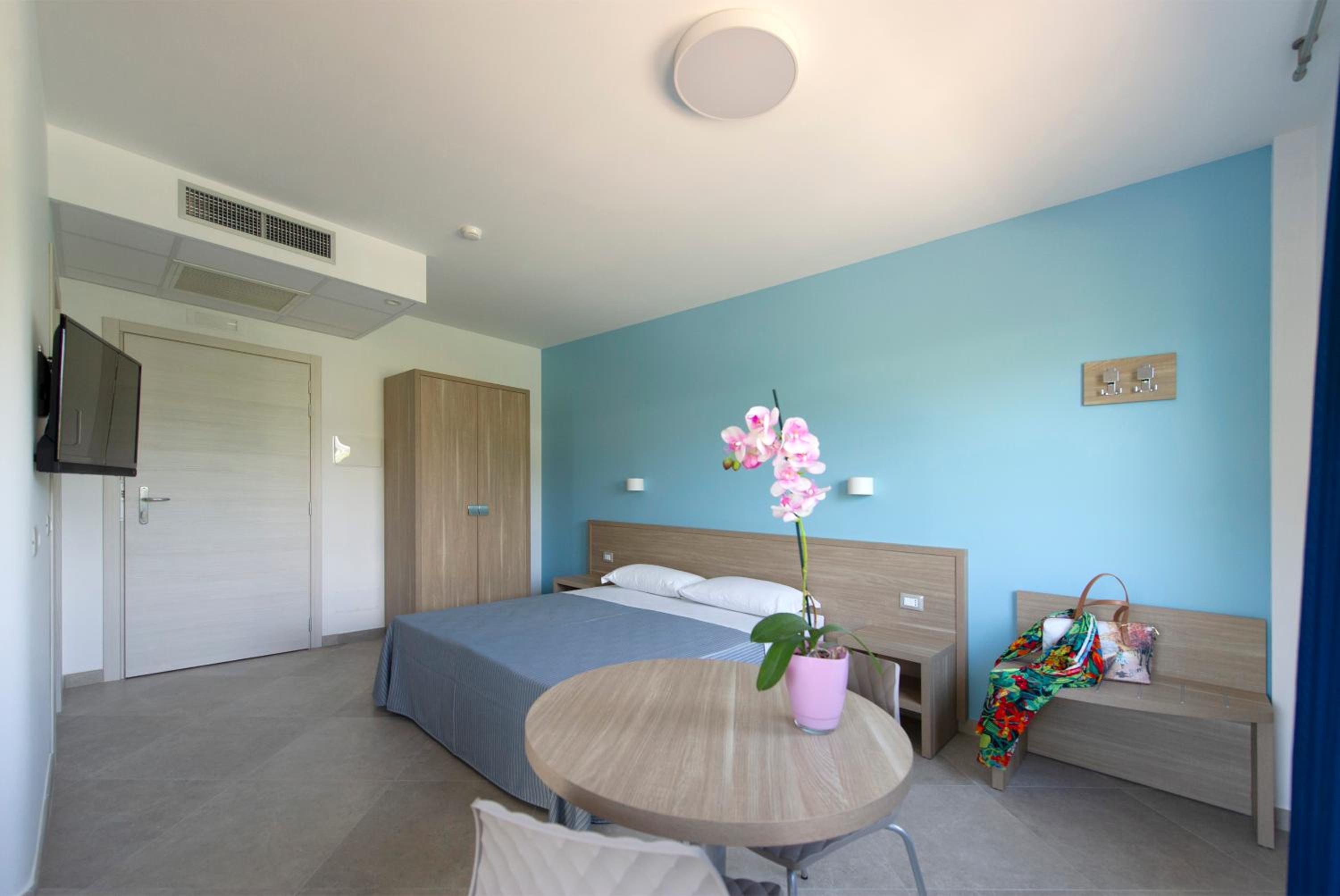 Superior Studio with Terrace - Photo 8