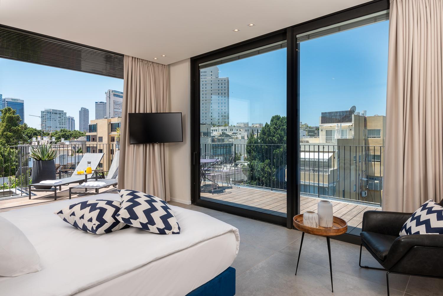 Four Bedroom Penthouse with Big Terrace photo 3