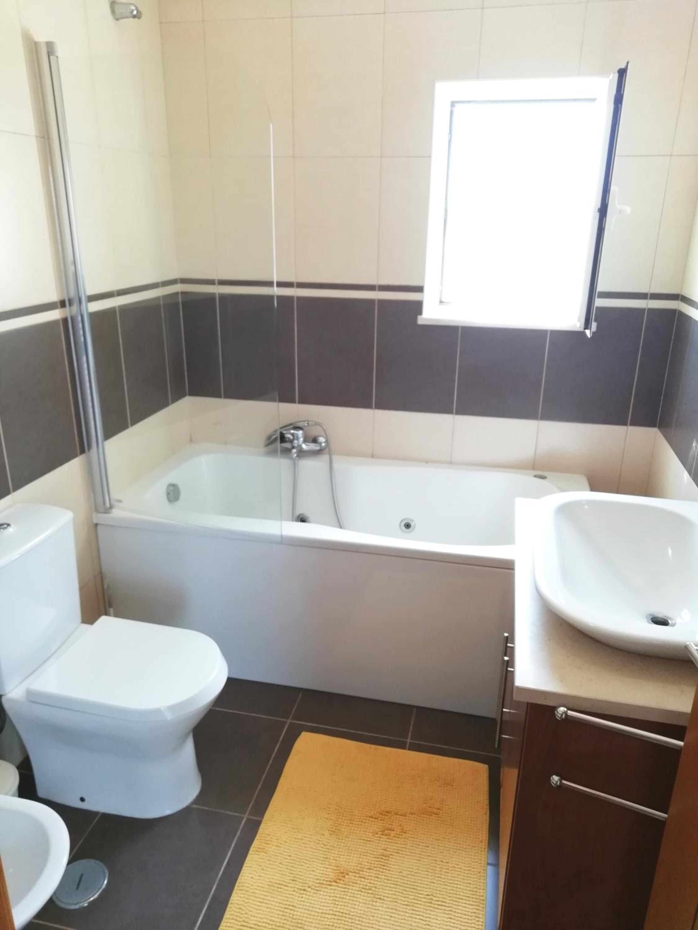 Deluxe Double Room with Bath - Photo 4