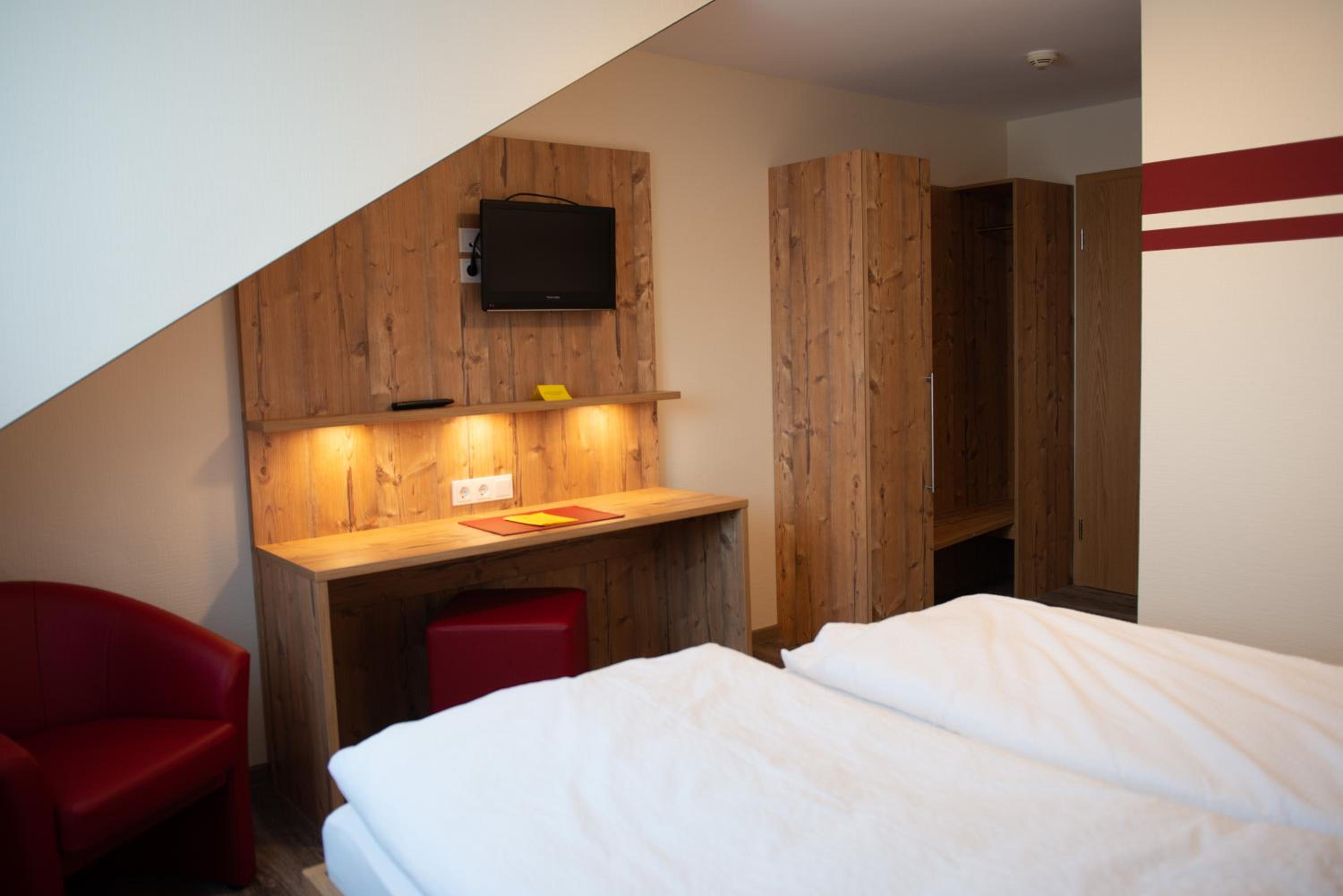 Double Room with Private Bathroom - Photo 2