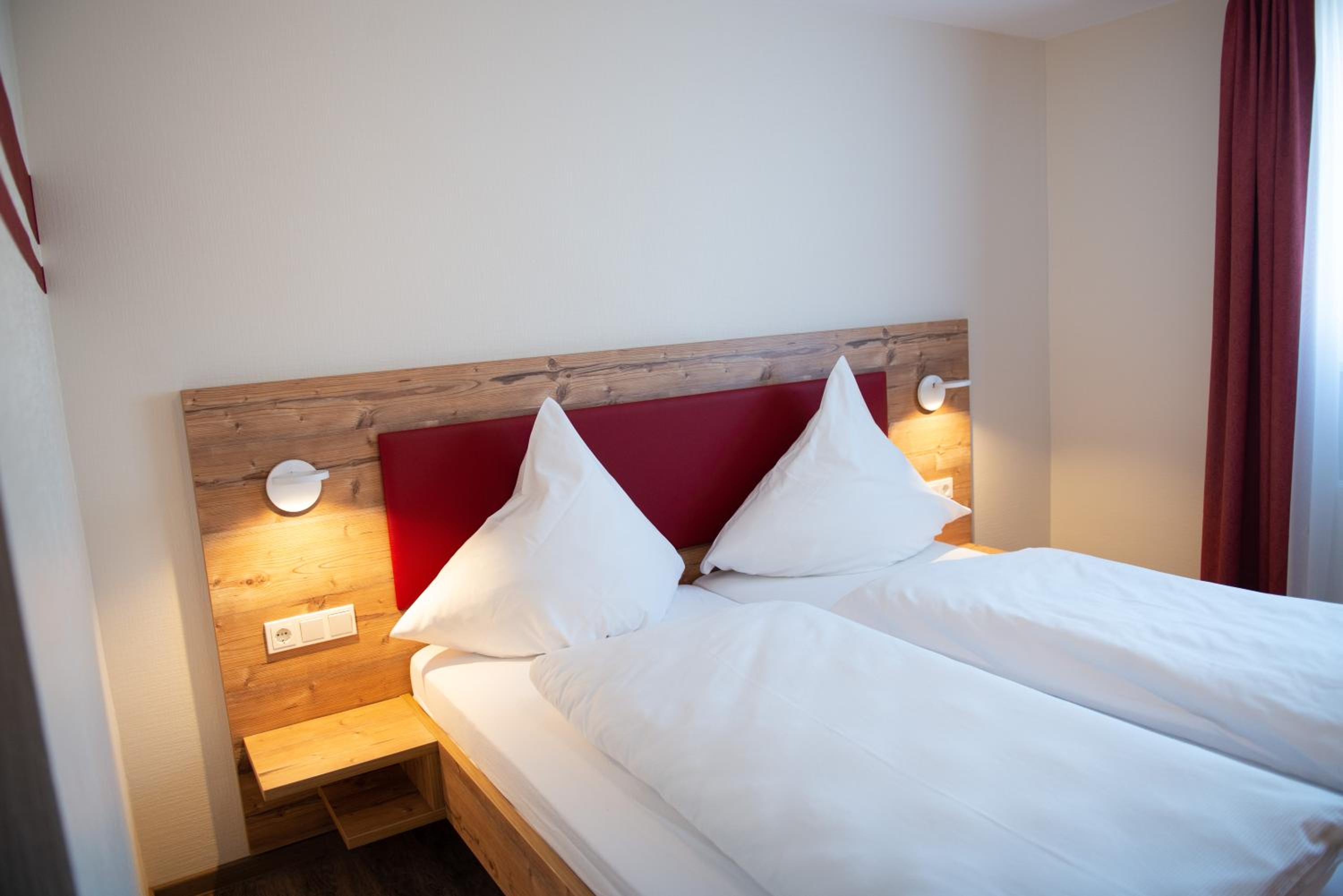 Double Room with Private Bathroom - Photo 5
