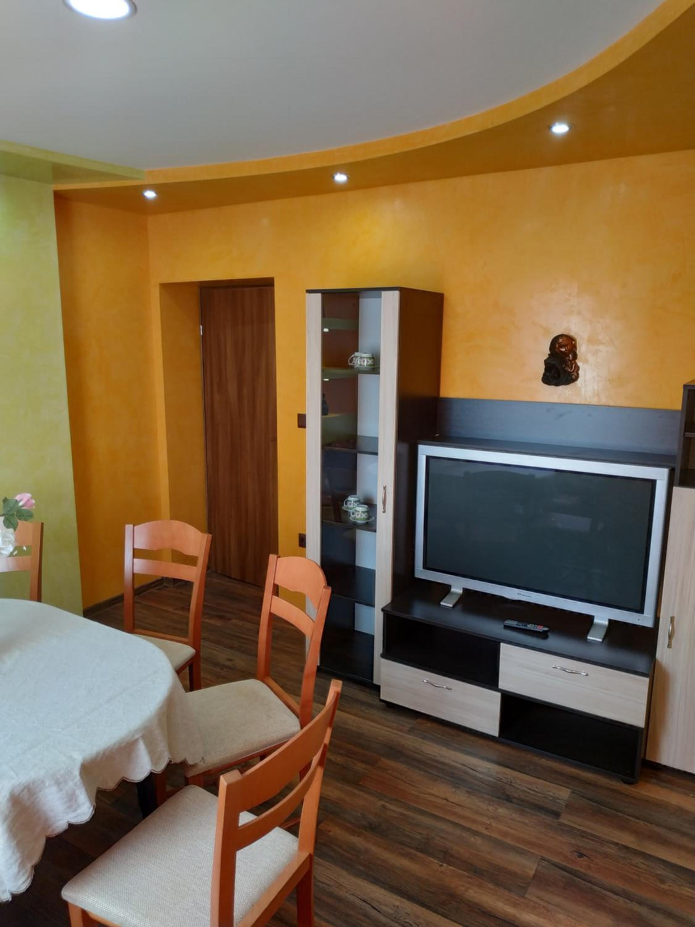 Two-Bedroom Apartment - Photo 34