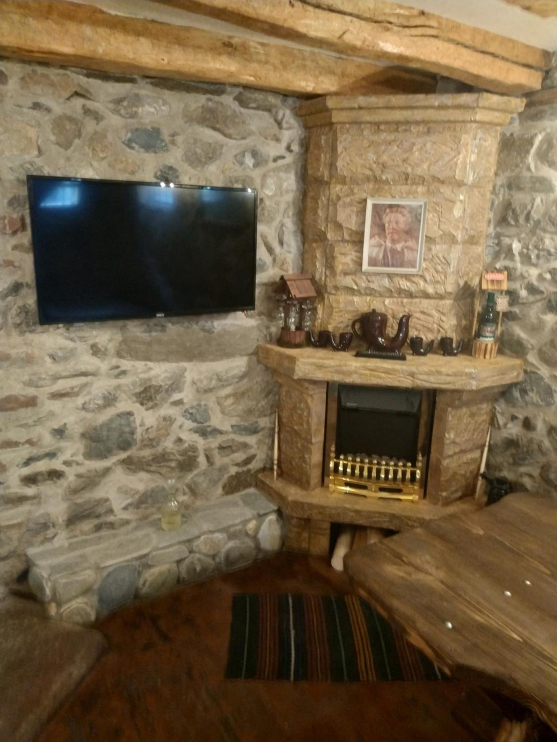 Two-Bedroom Apartment - Photo 21