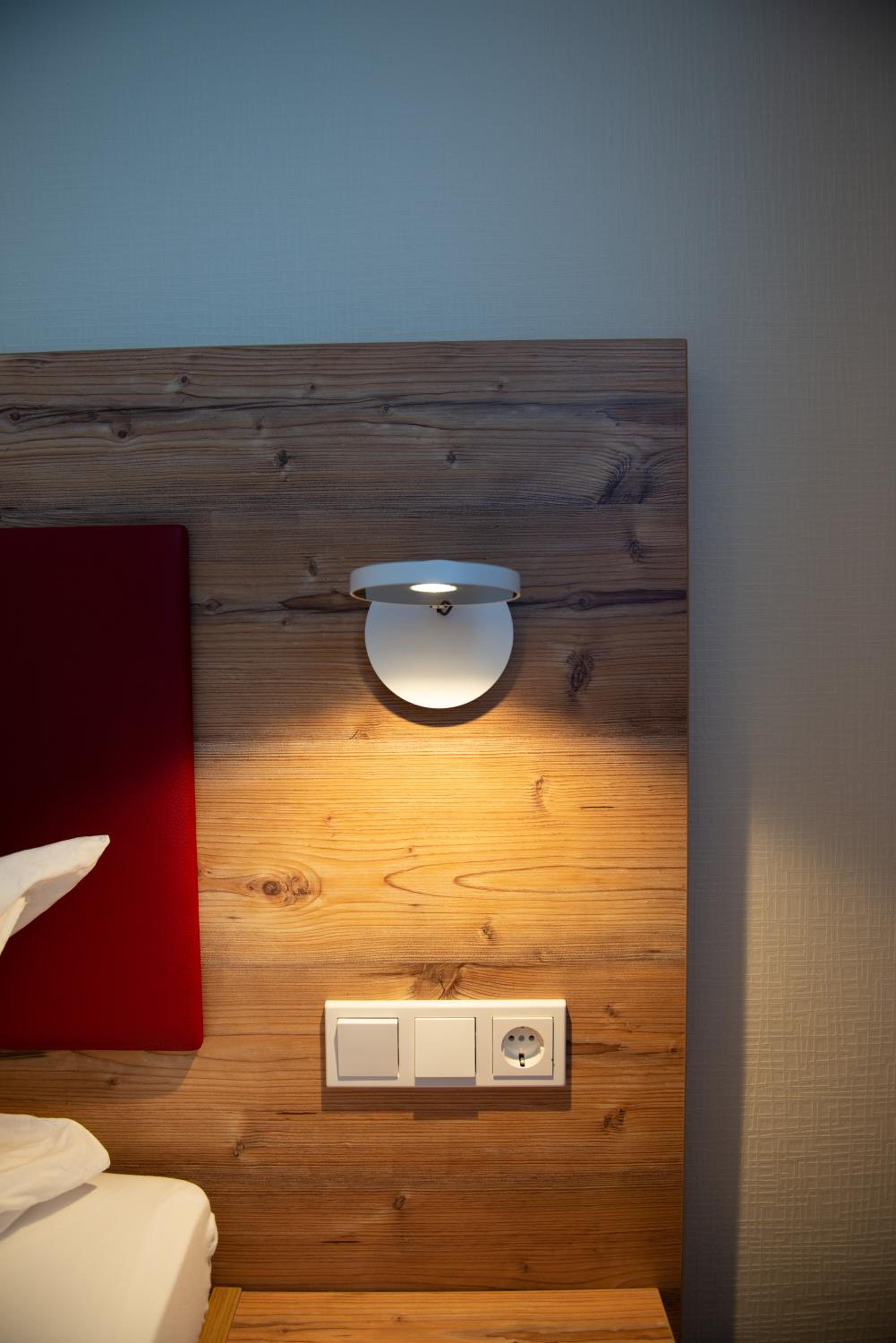 Double Room with Private Bathroom - Photo 17