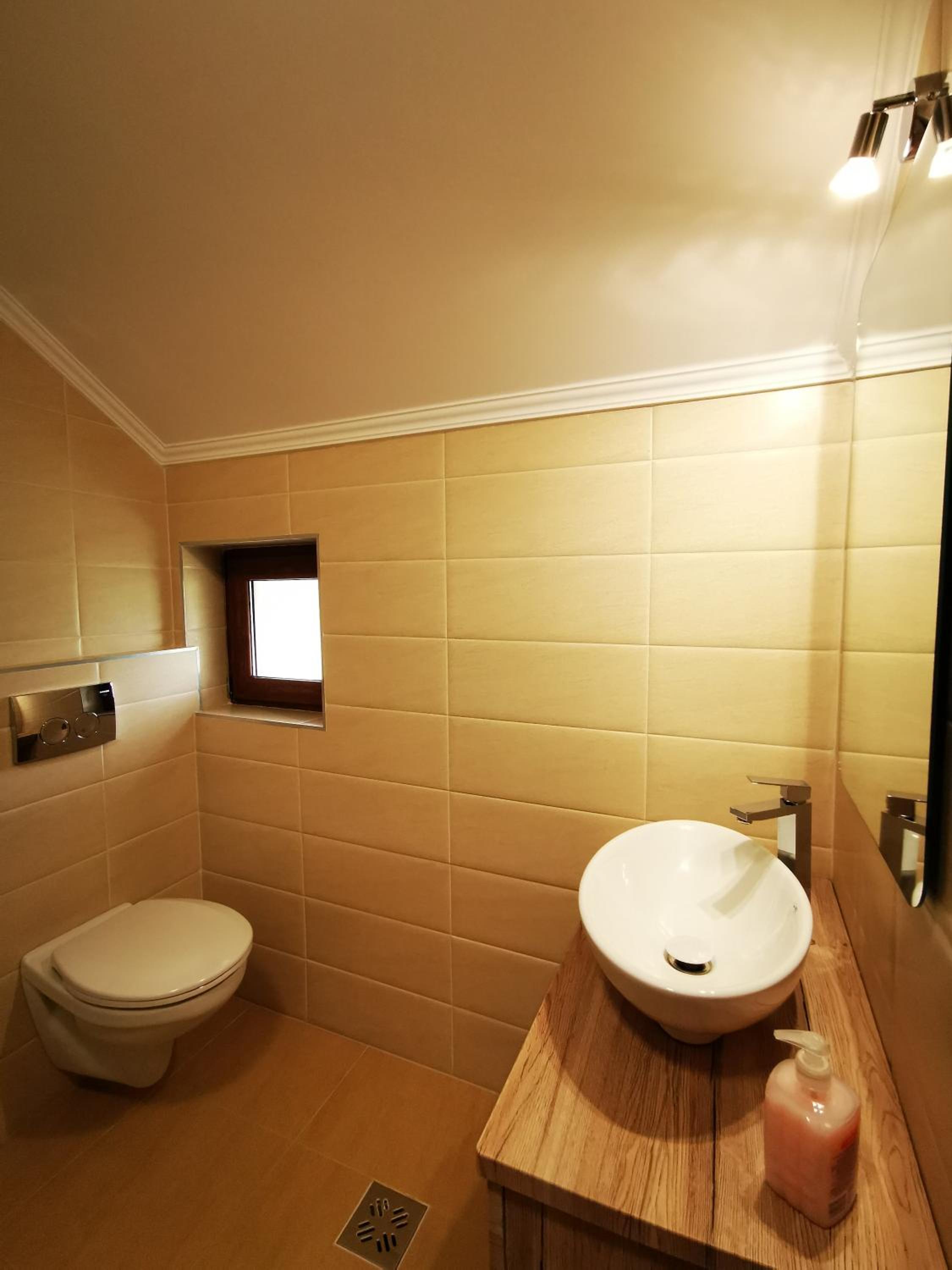 Double or Twin Room with Private Bathroom - Photo 7
