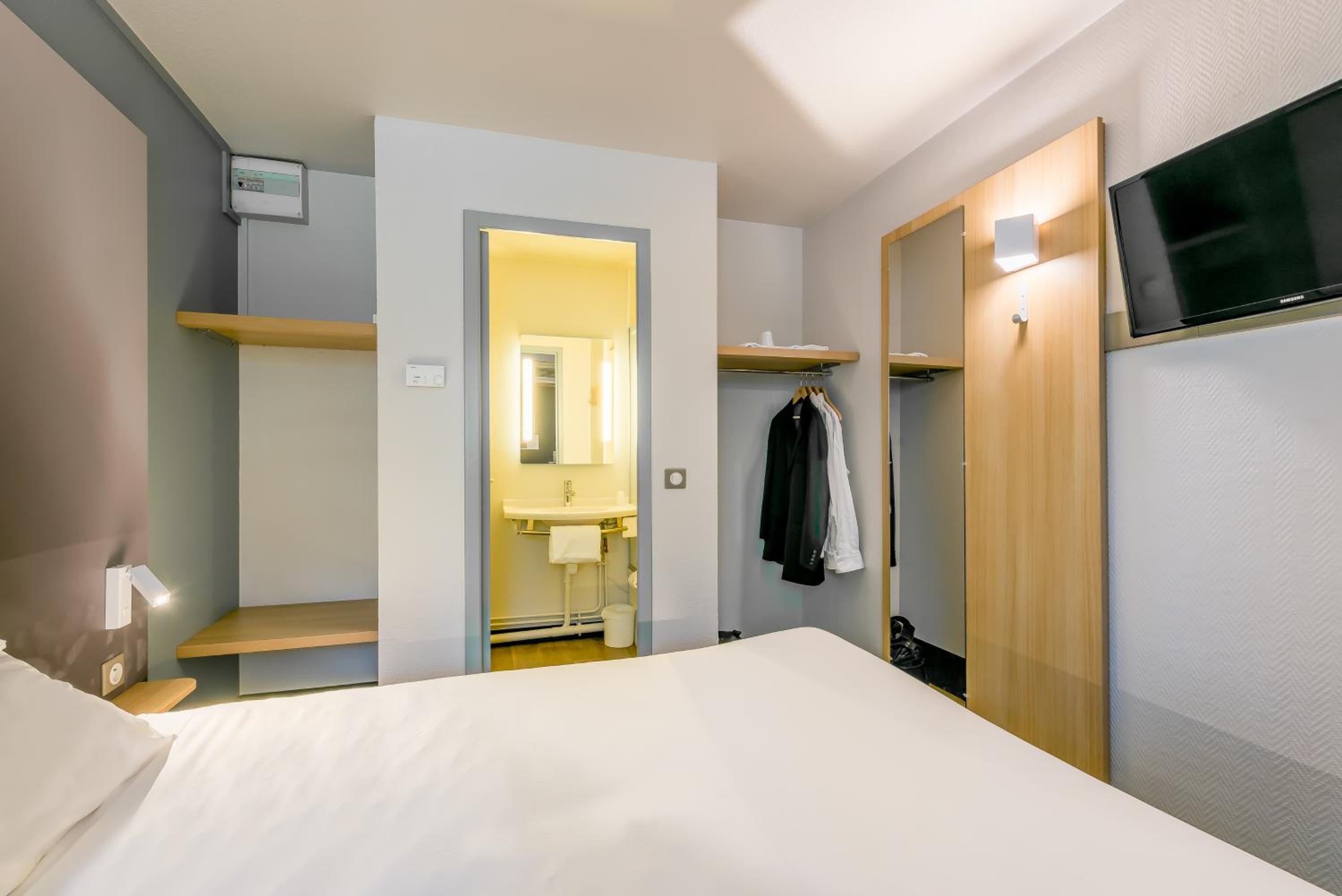 Double Room - Photo 3