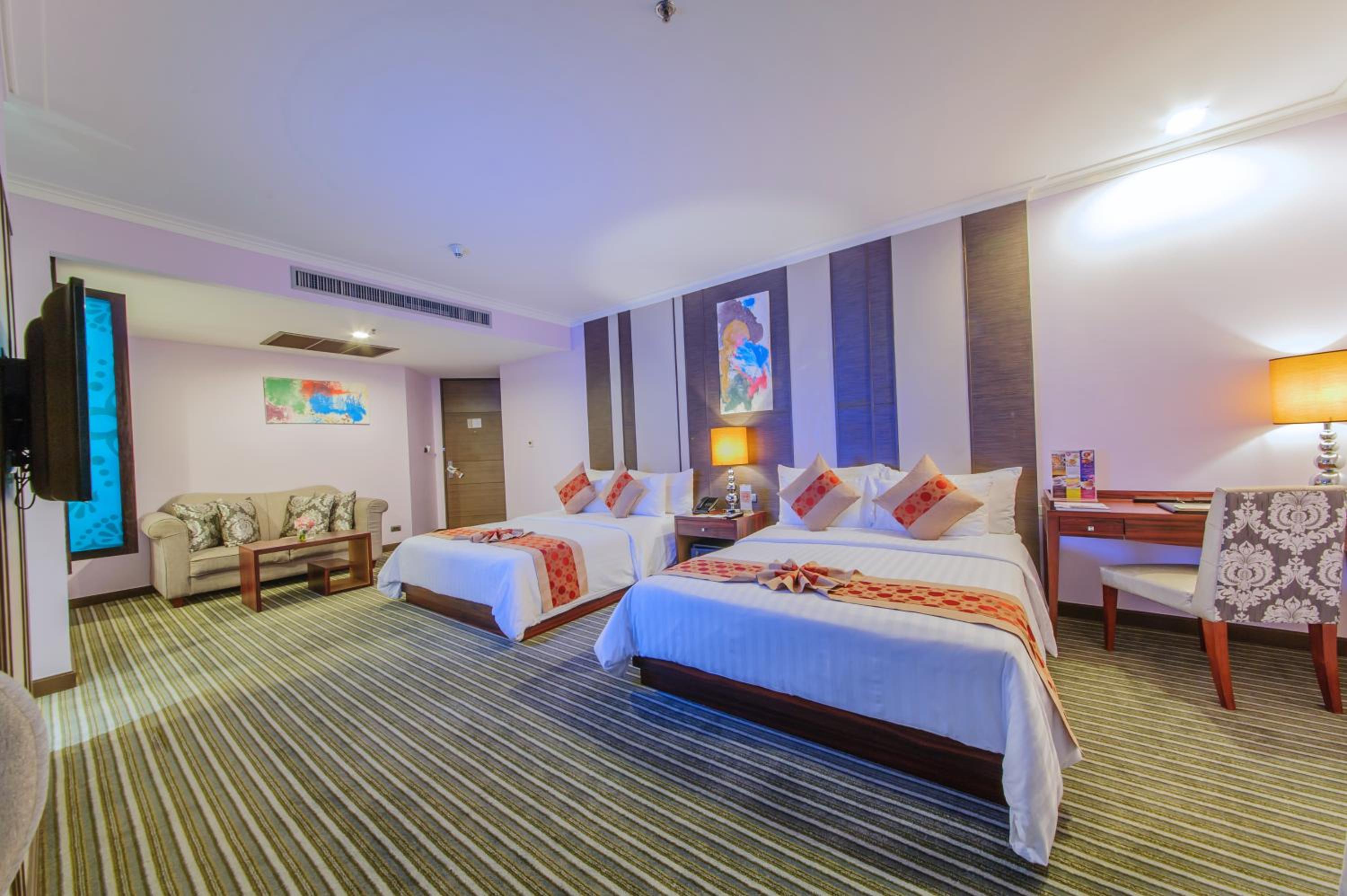 Luxury Quadruple Room (Main Tower)