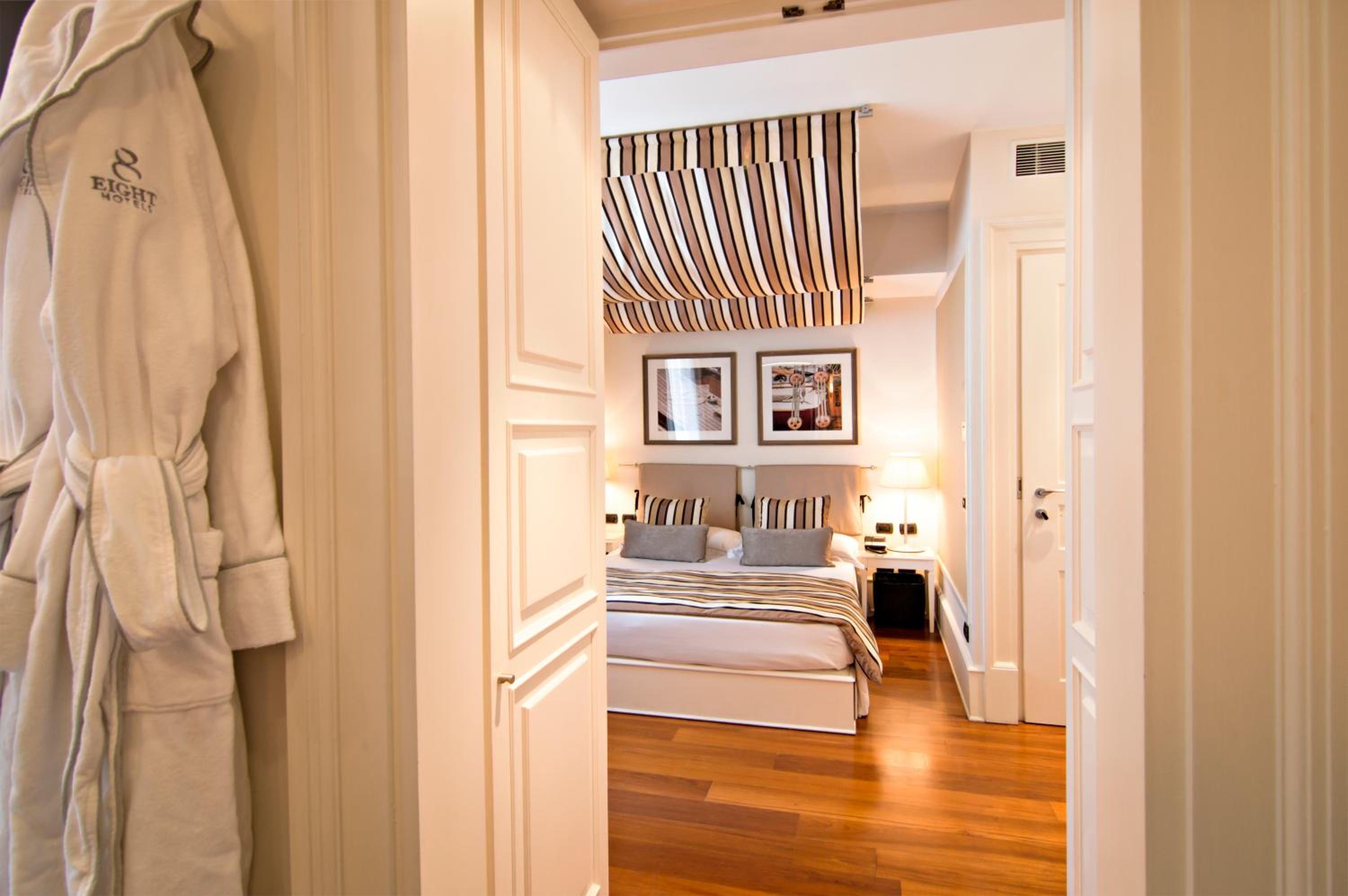 Double or Twin Room - Photo 4