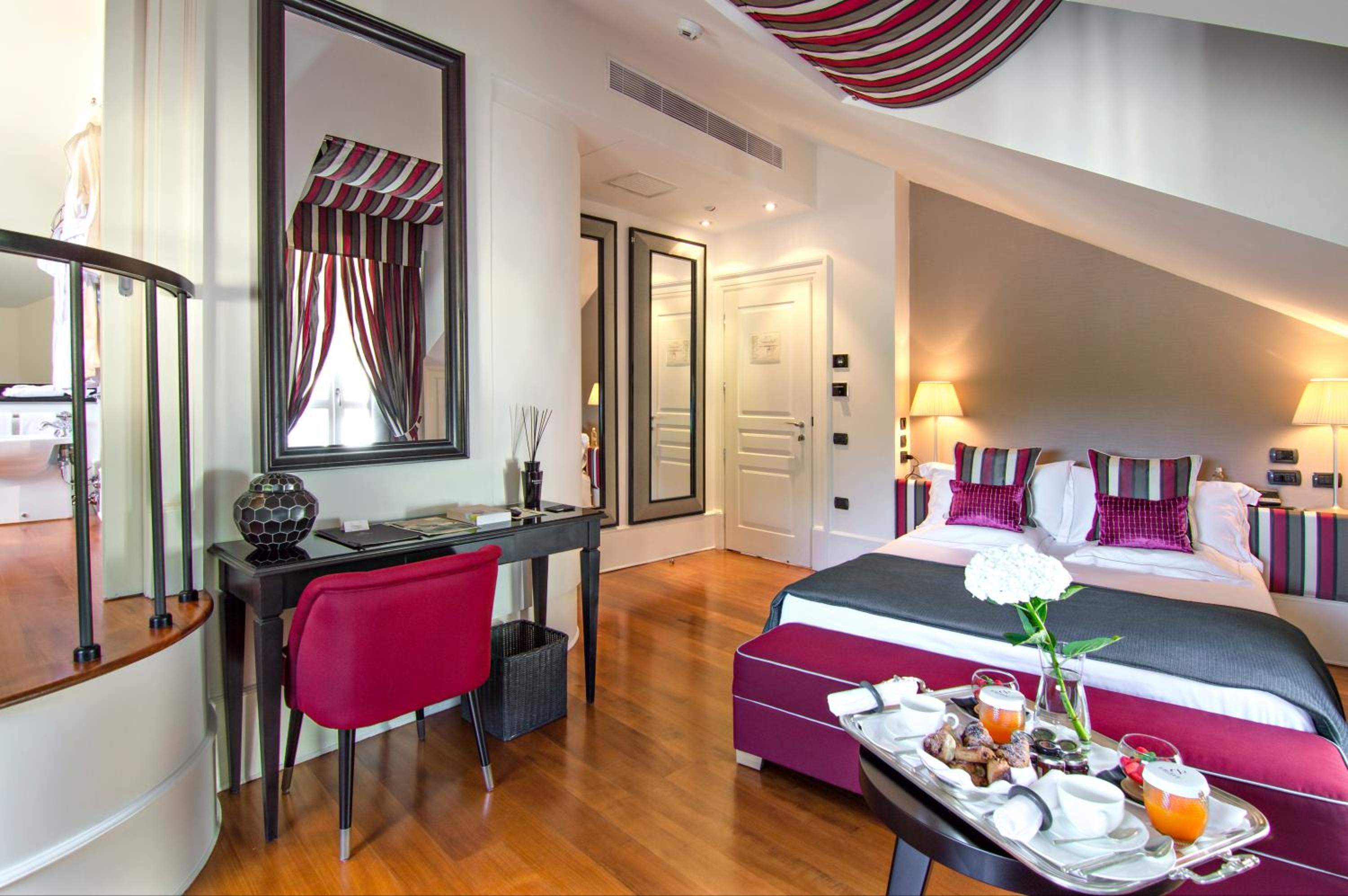 Junior Suite (2 Adults) - Photo 1