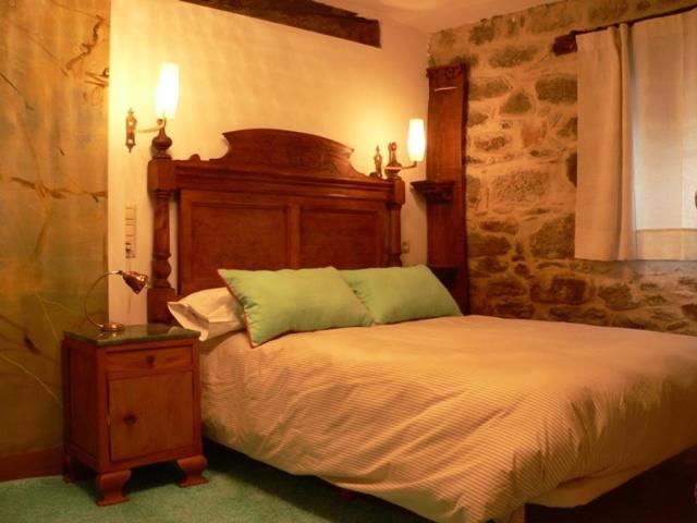 Five-Bedroom House photo 3