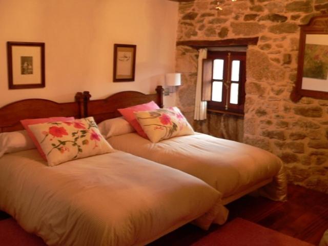 Five-Bedroom House photo 2