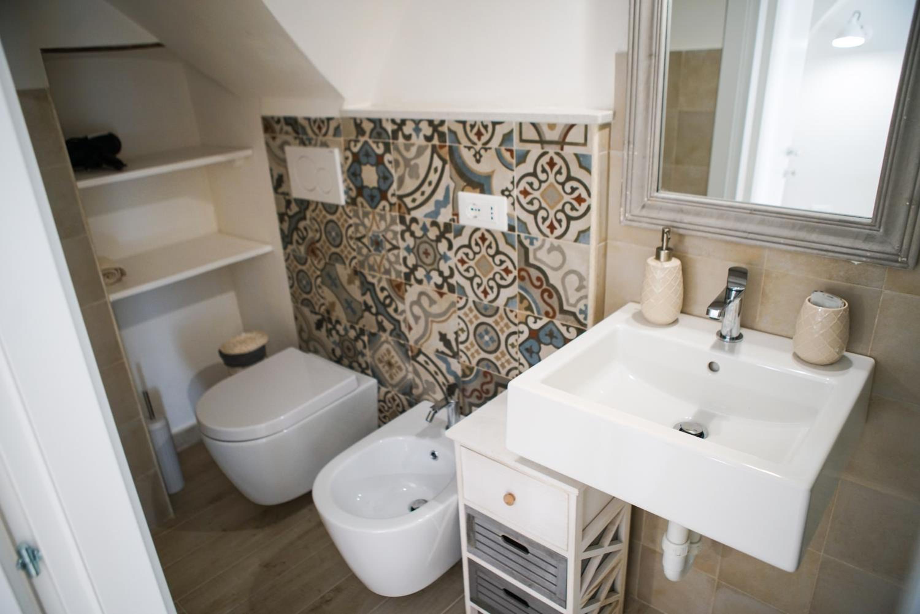 One-Bedroom House - Photo 32