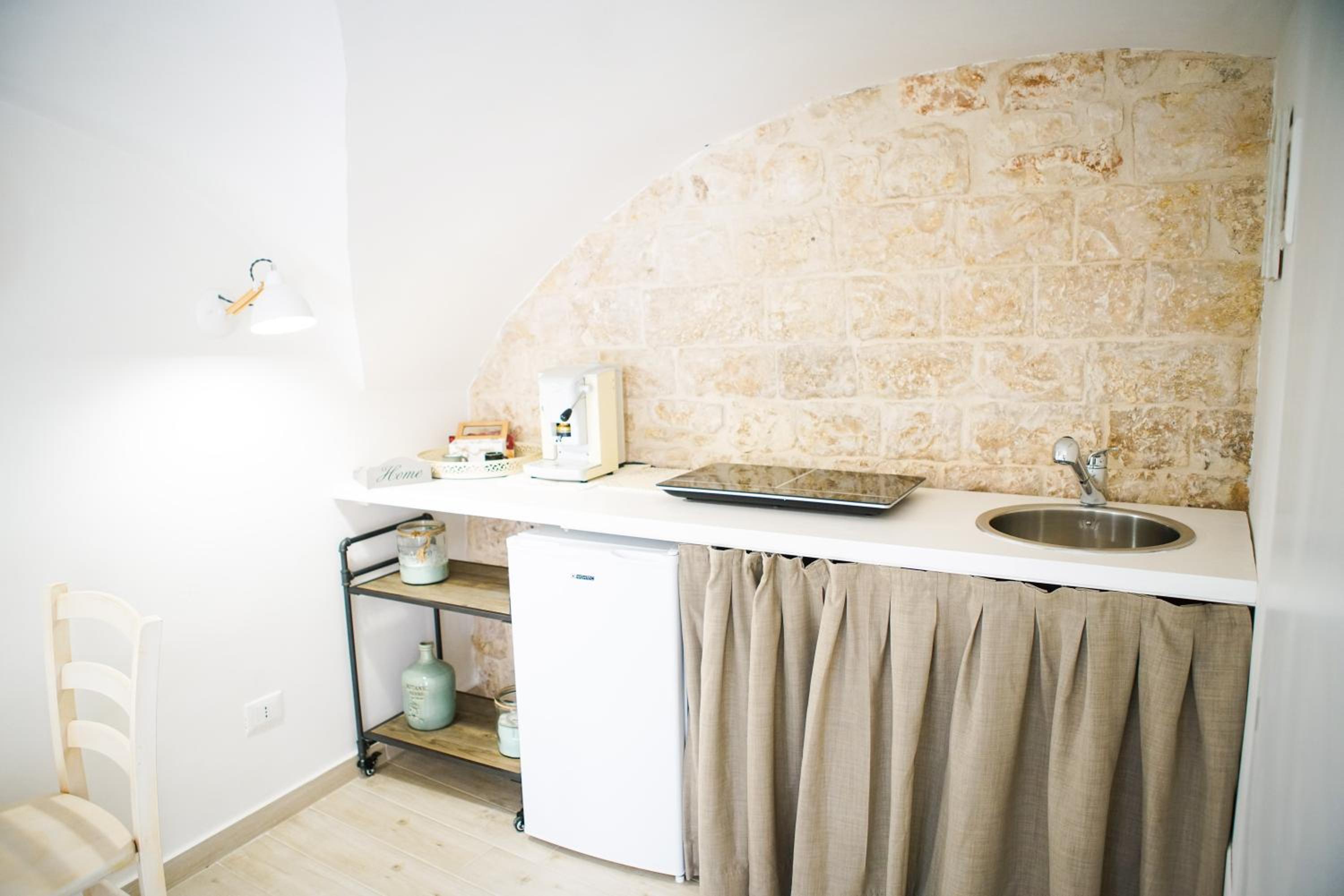 One-Bedroom House - Photo 38