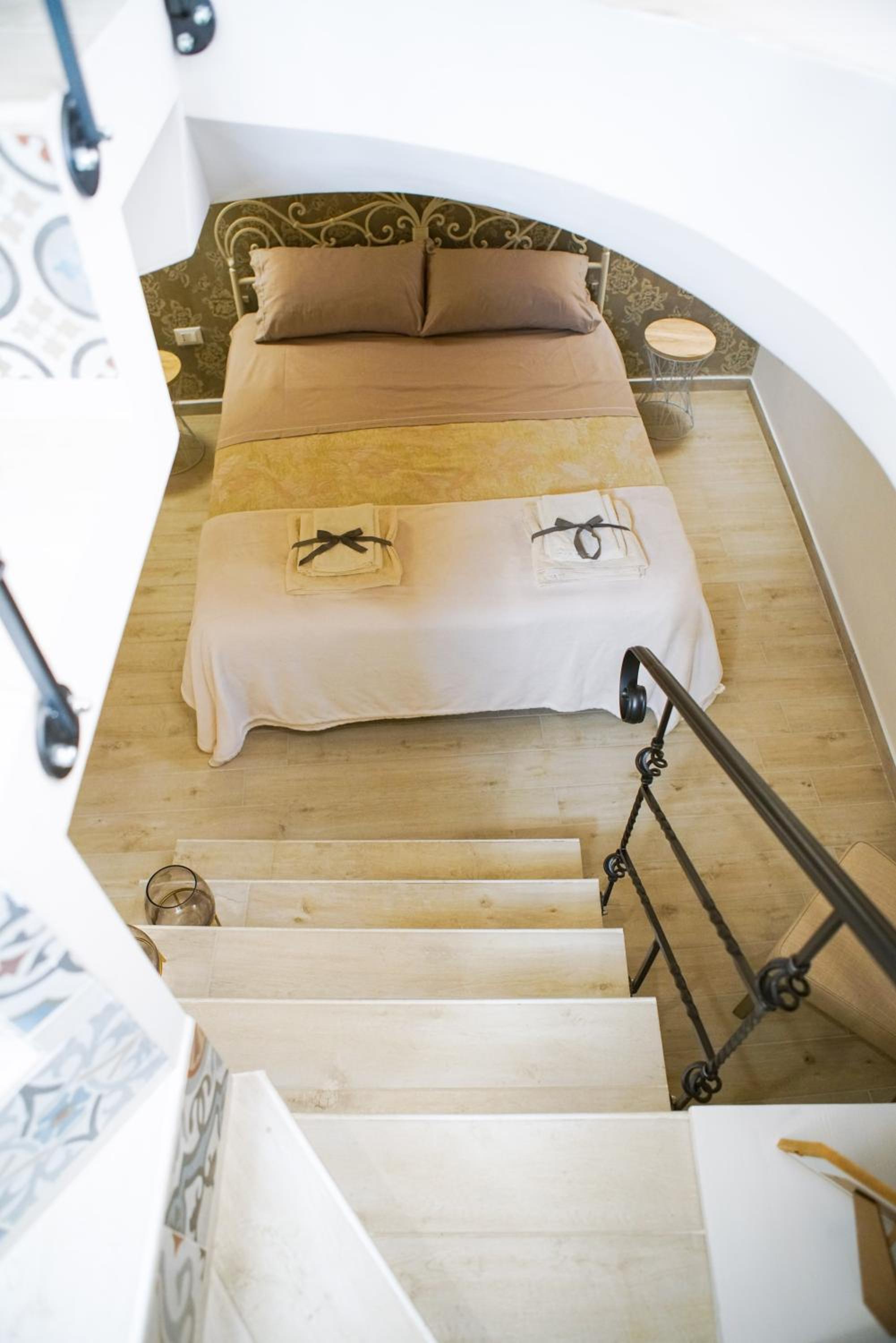 One-Bedroom House - Photo 13