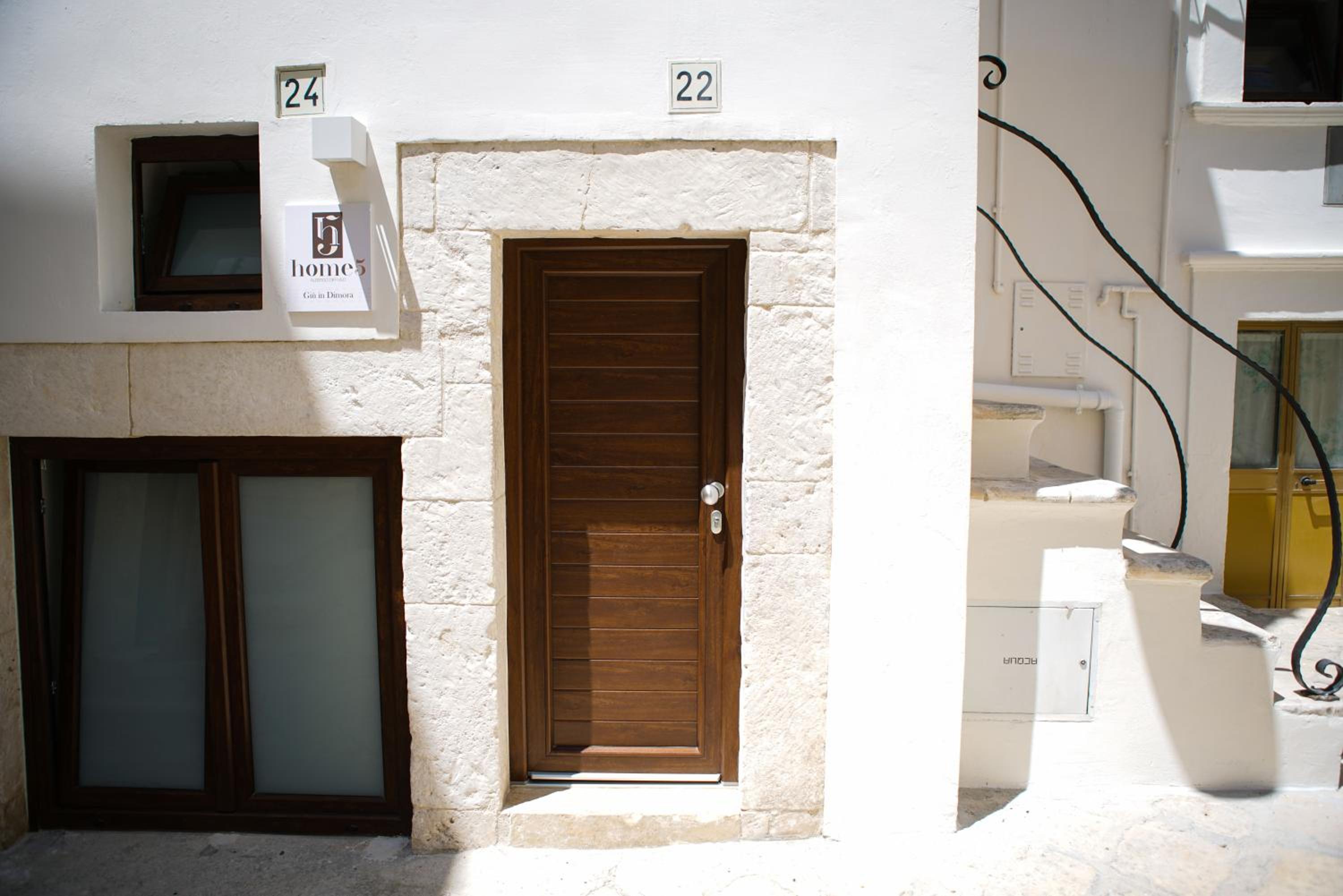 One-Bedroom House - Photo 7