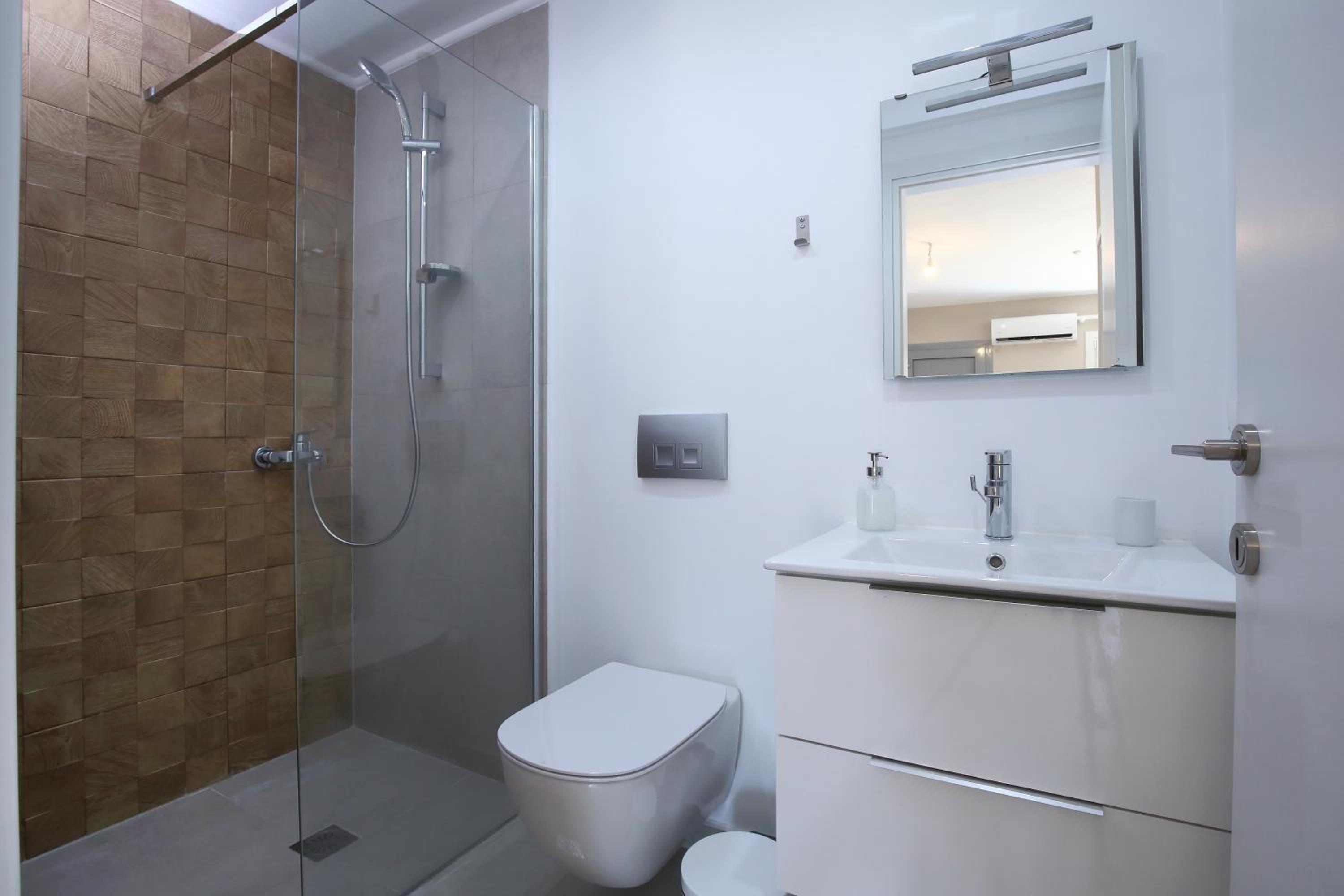 One-Bedroom Apartment - Photo 13