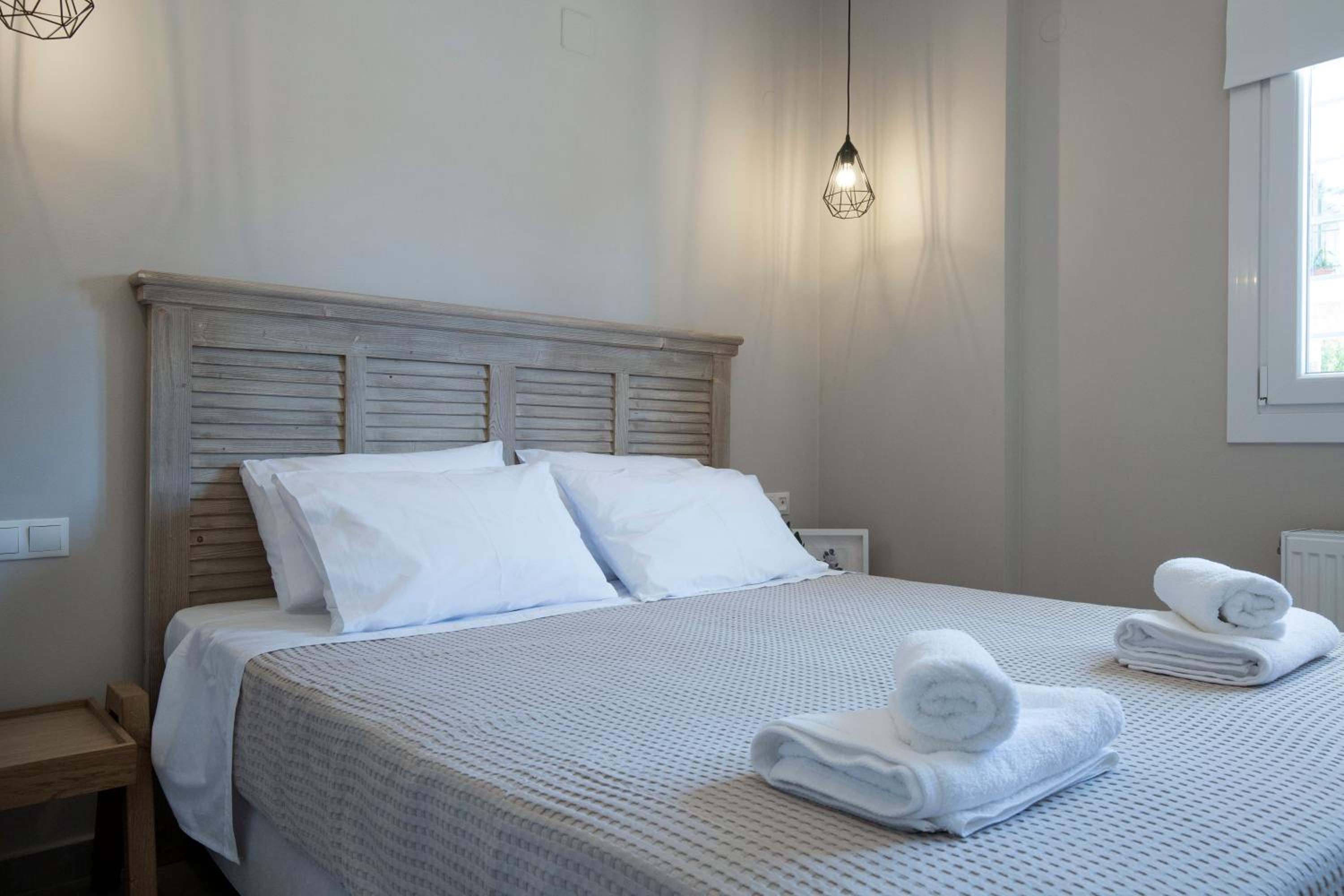 One-Bedroom Apartment - Photo 18
