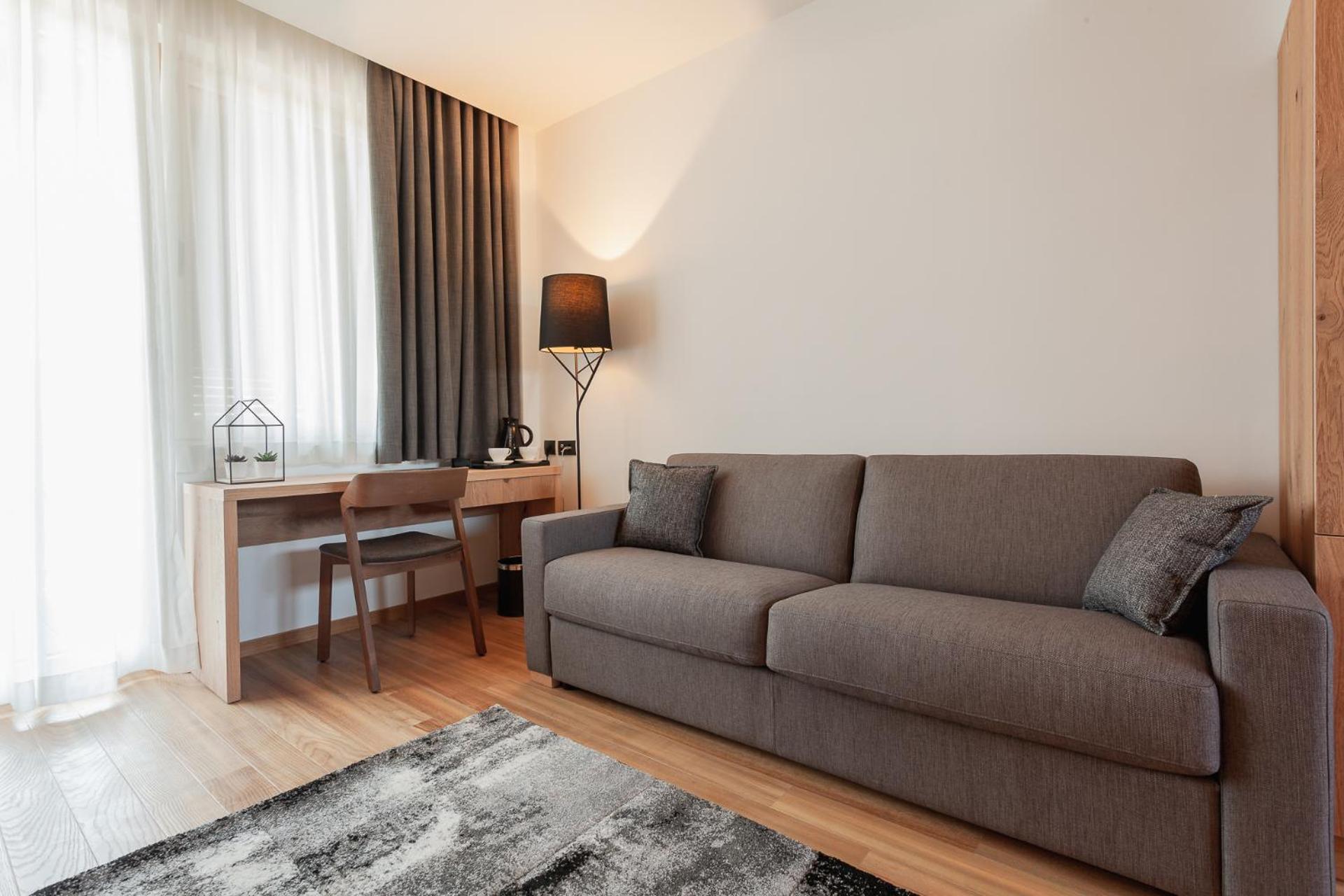 King Studio with Sofa Bed photo 2
