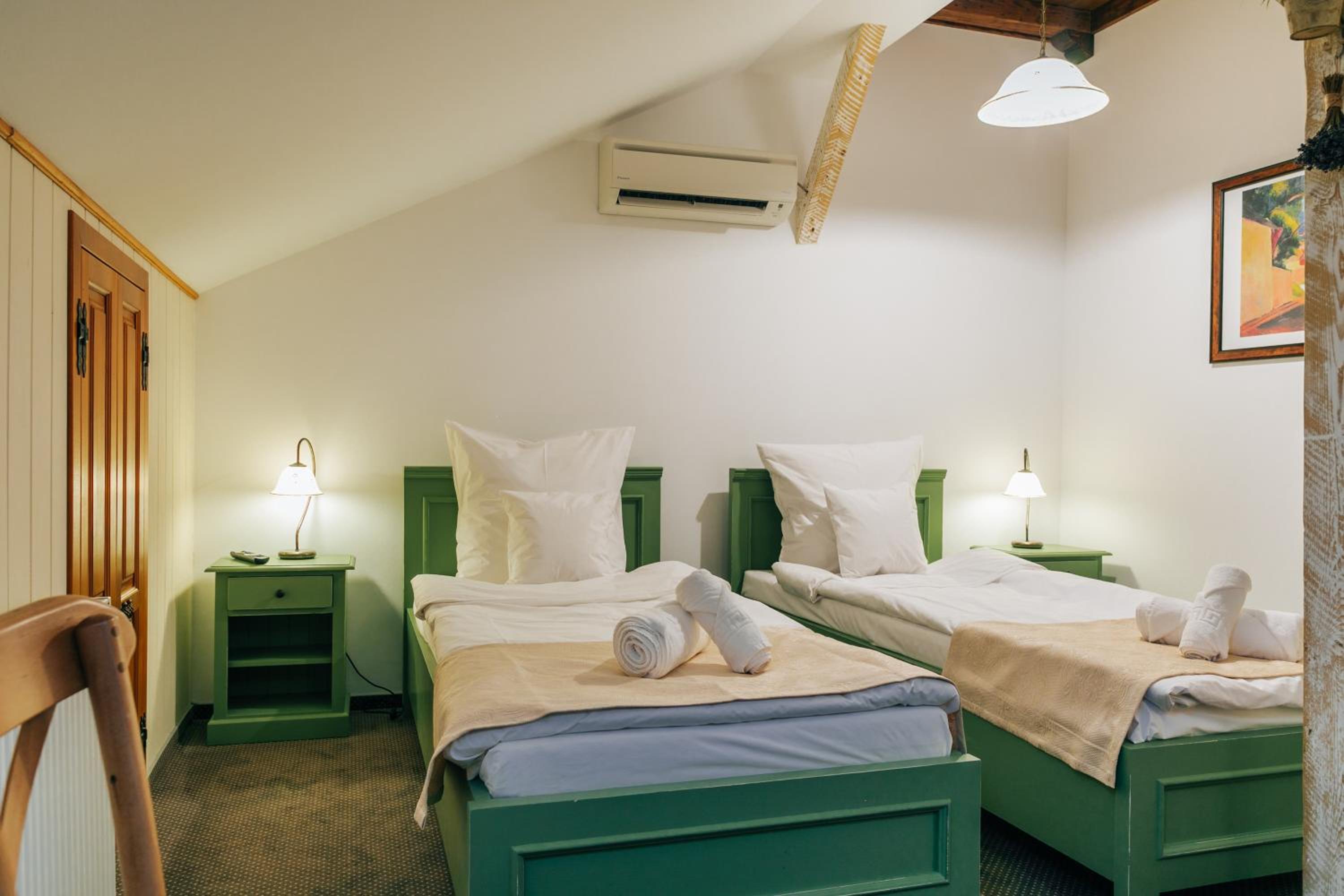 Small Double or Twin Room - Photo 1