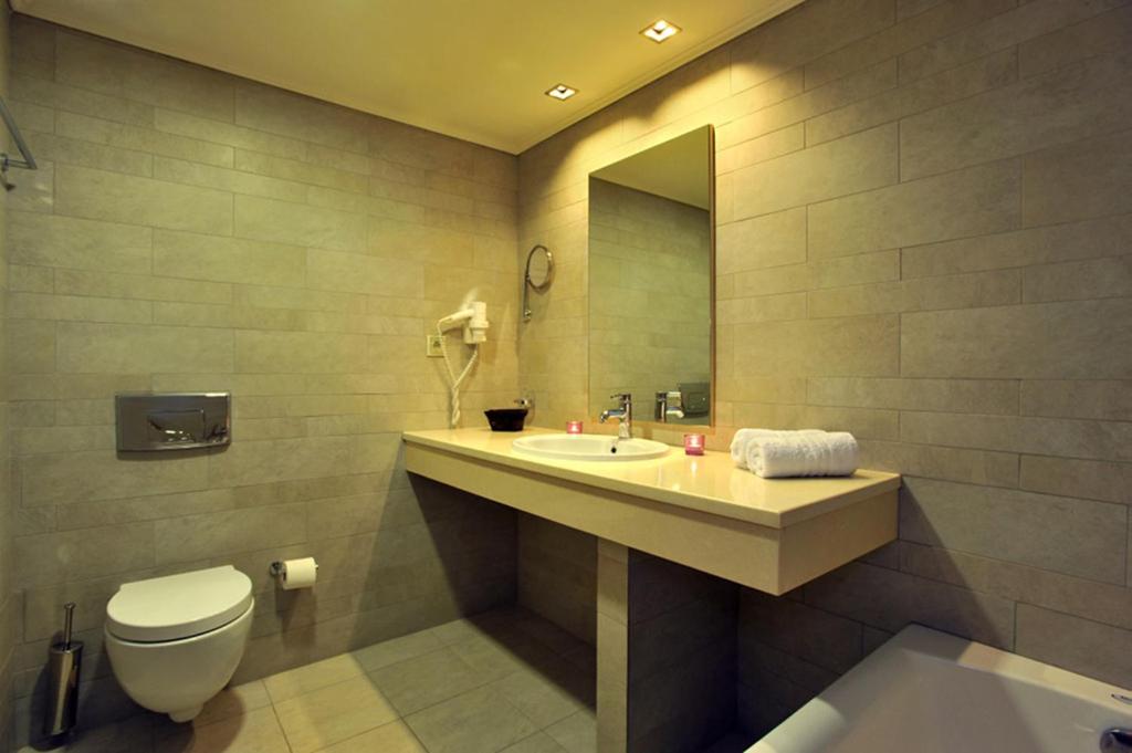 Junior Suite with Balcony photo 2
