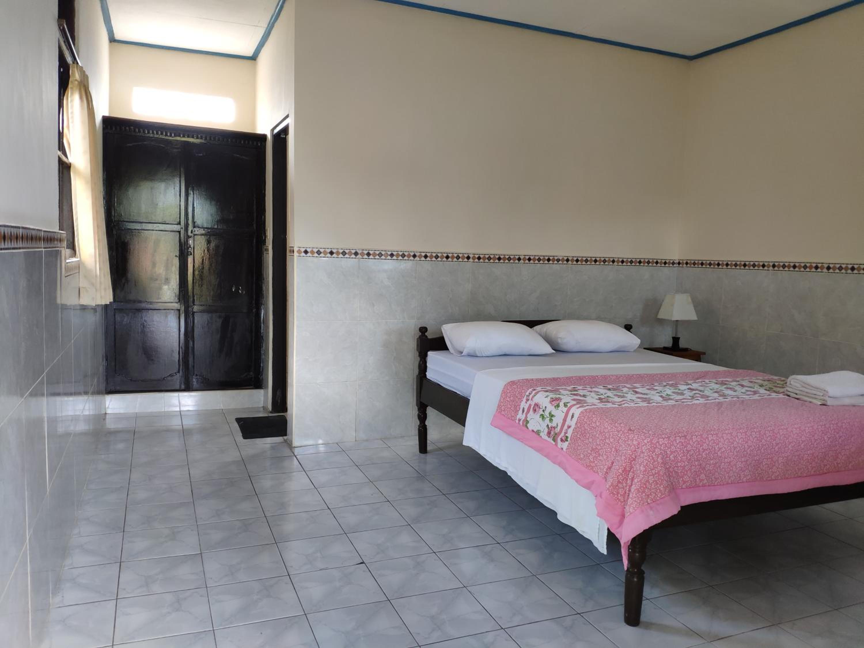 Standard Double Room with Fan photo 1