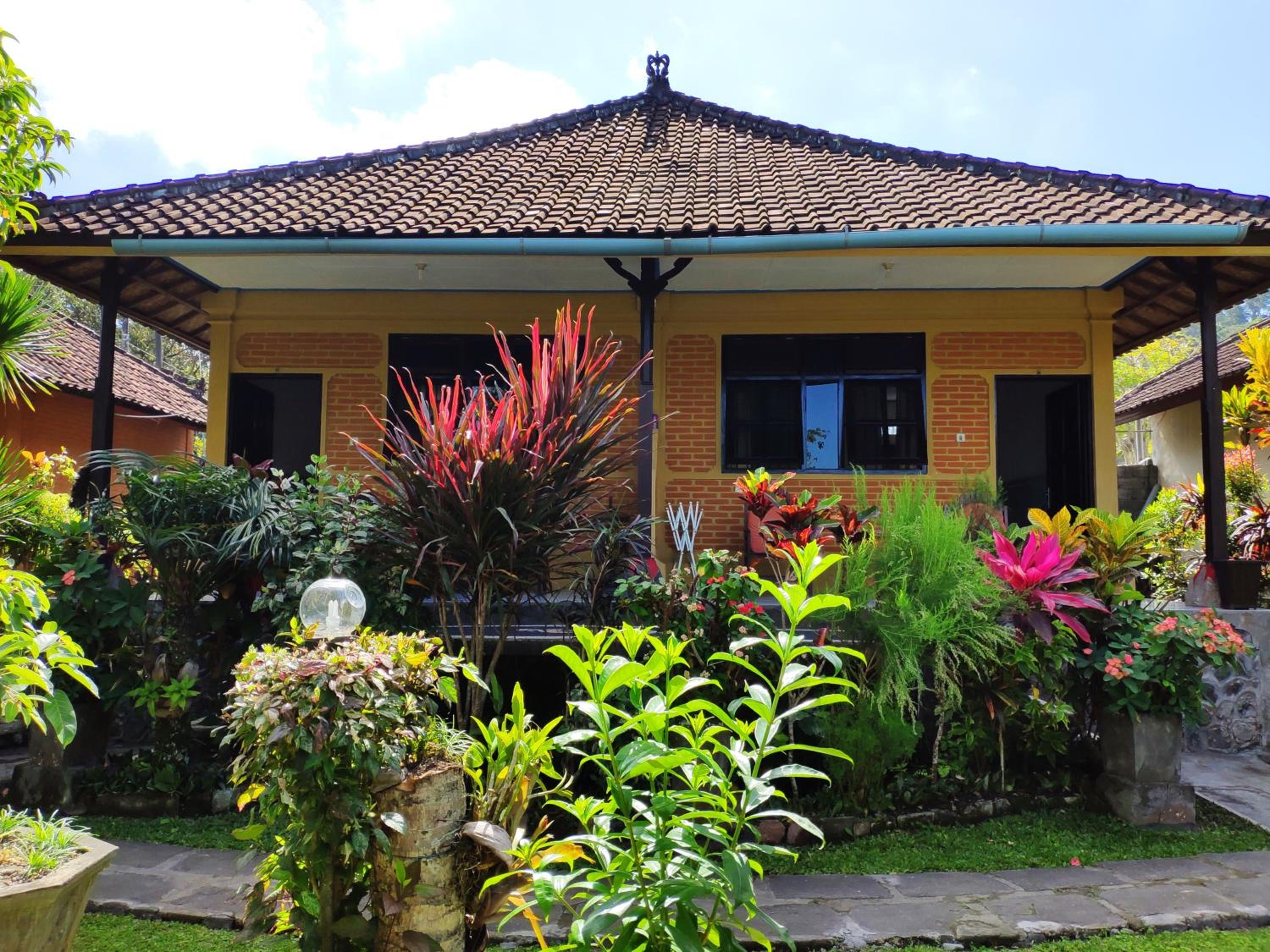Standard Twin Room with Garden View photo 2
