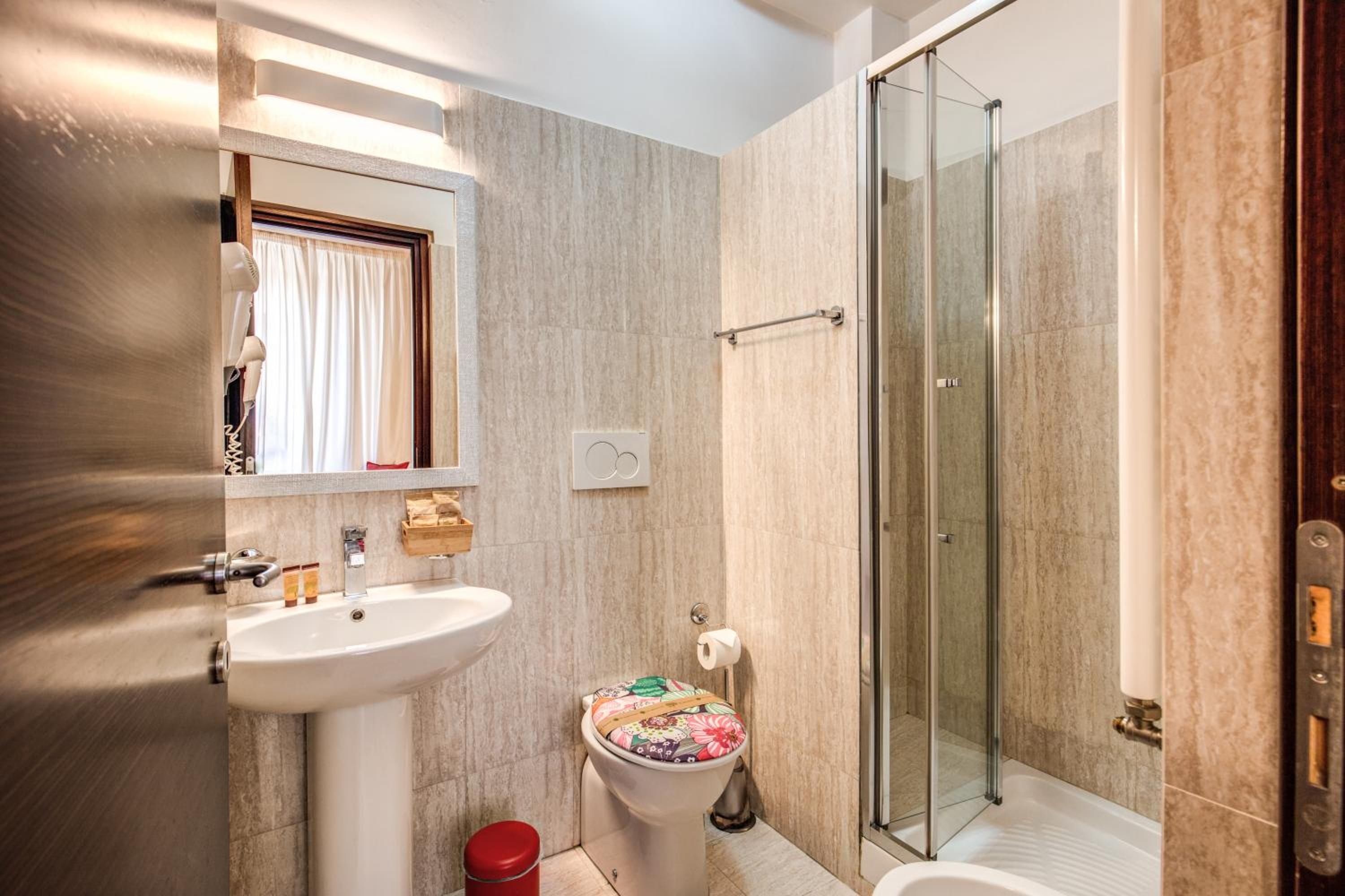 Superior Double or Twin Room photo 3