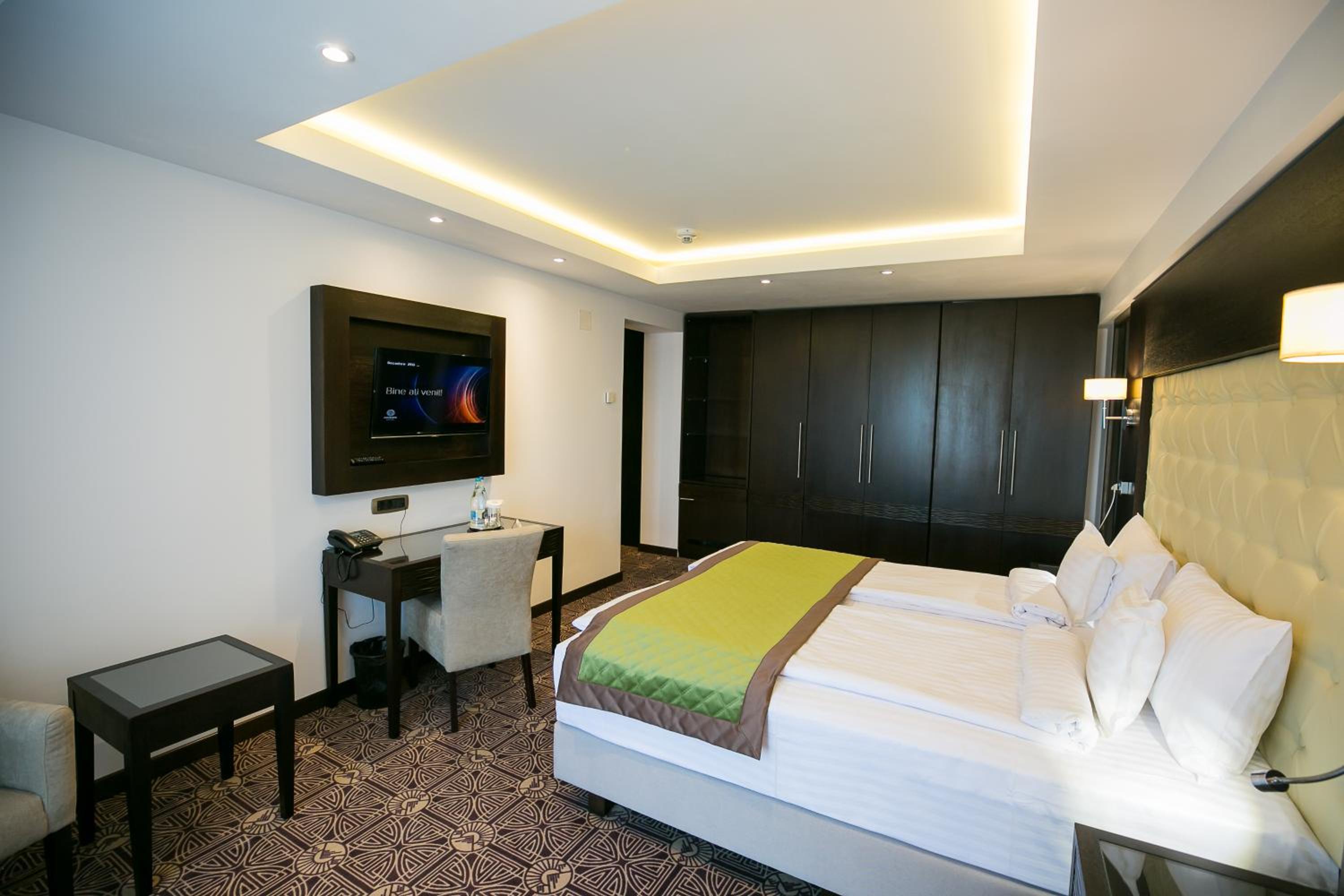 Superior Double or Twin Room - Photo 4