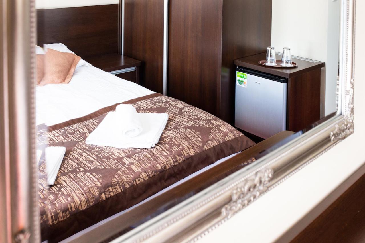 Double or Twin Room with Balcony - Photo 1