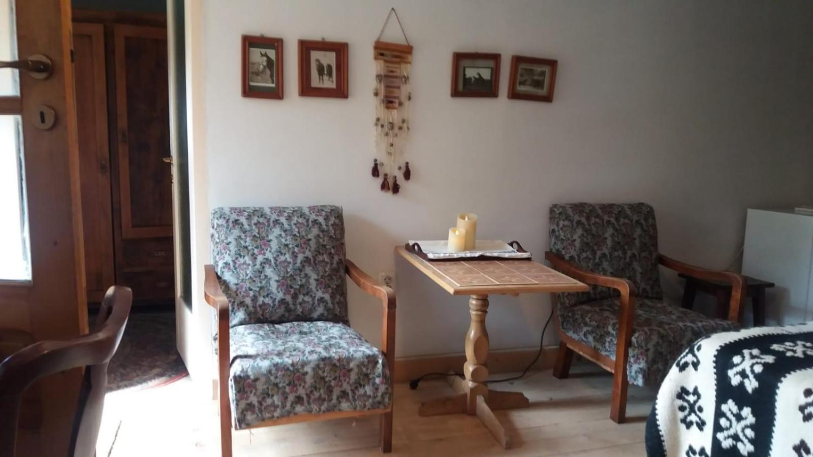 One-Bedroom House photo 1