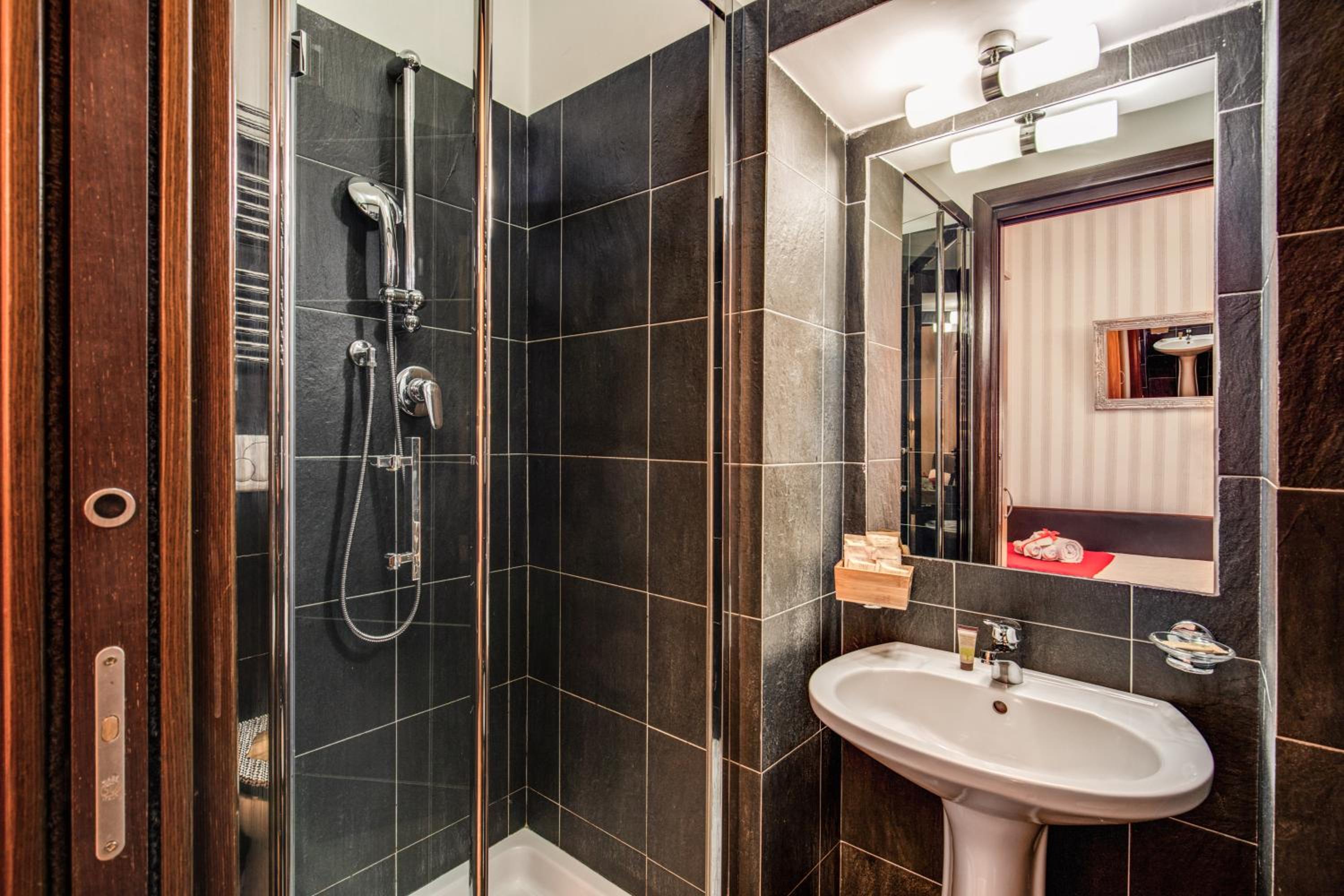 Single Room photo 2