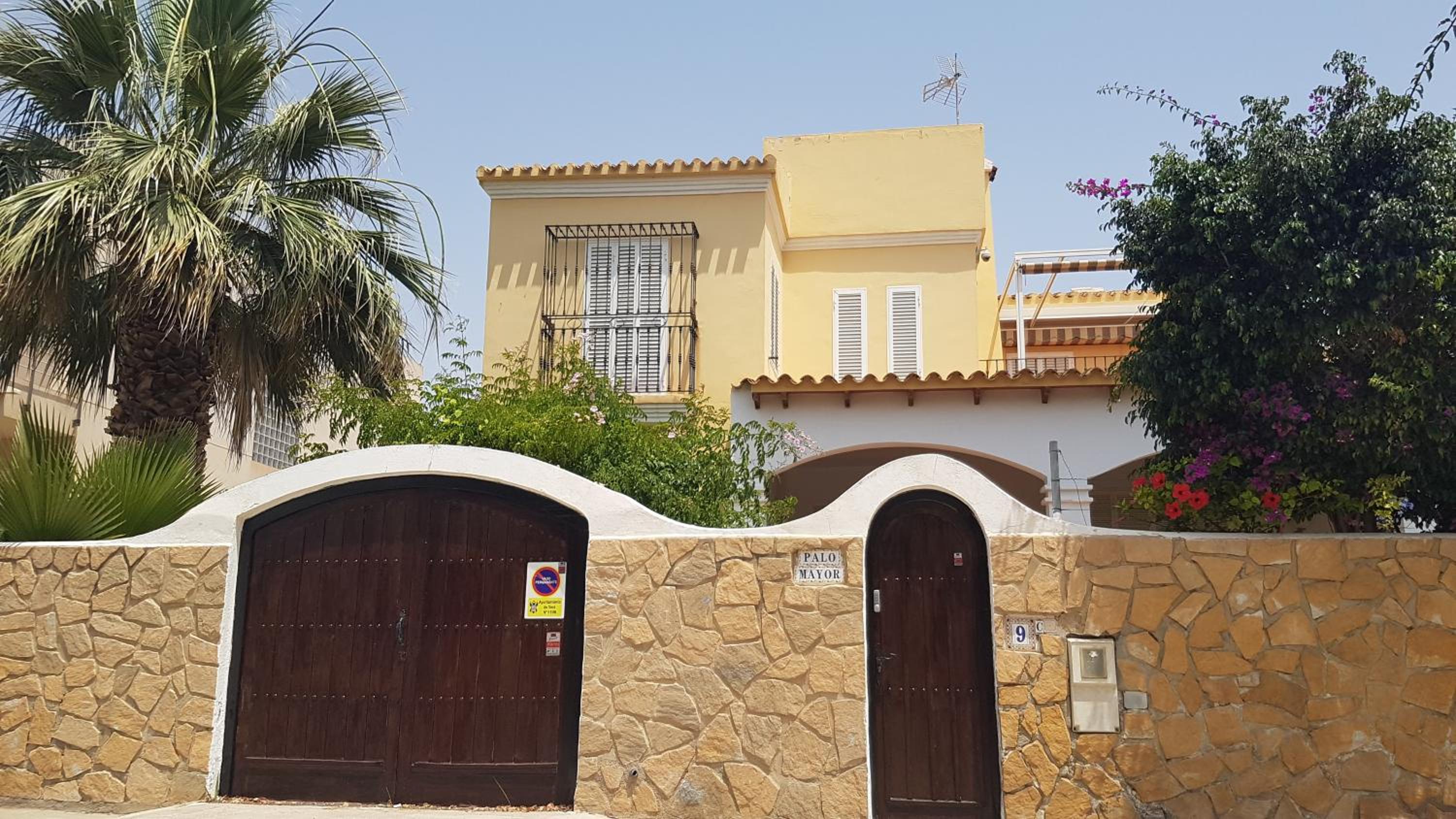 Villa photo 2