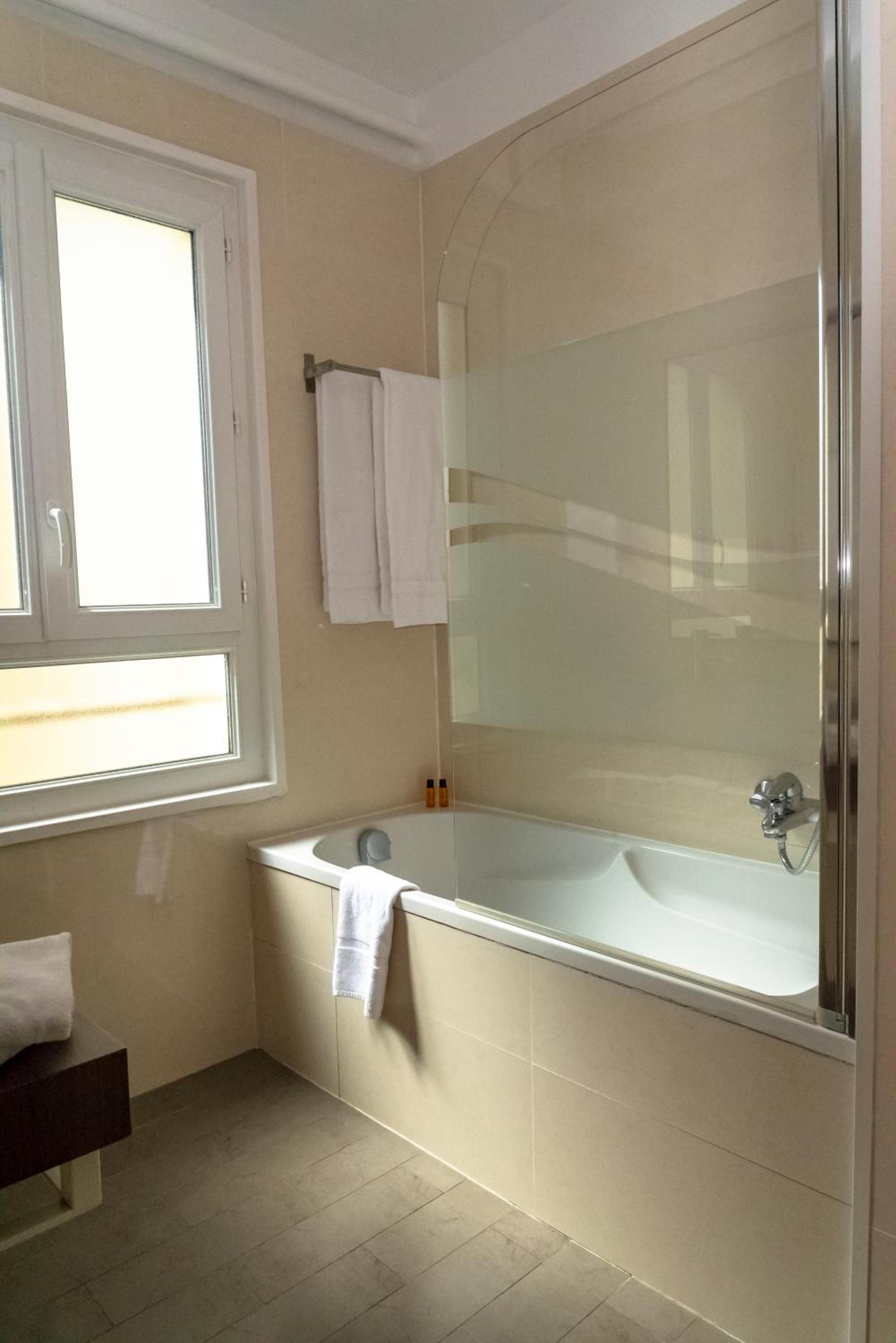 Superior Double Room - Photo 4