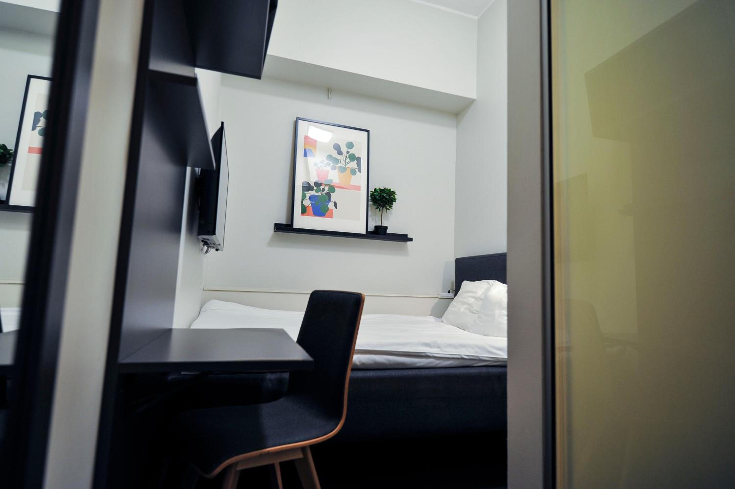 Standard Double Room without Window photo 2