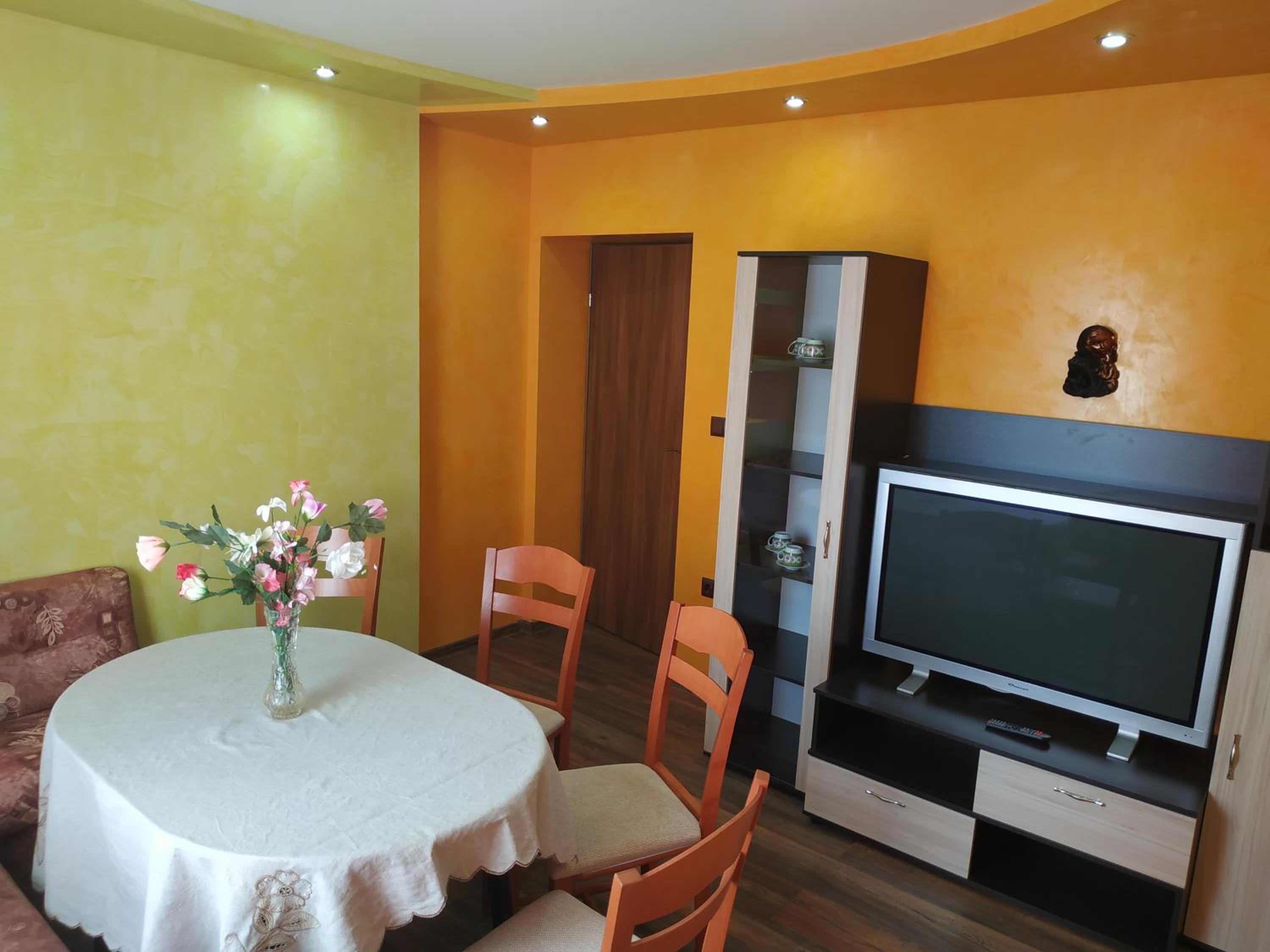 Two-Bedroom Apartment - Photo 3