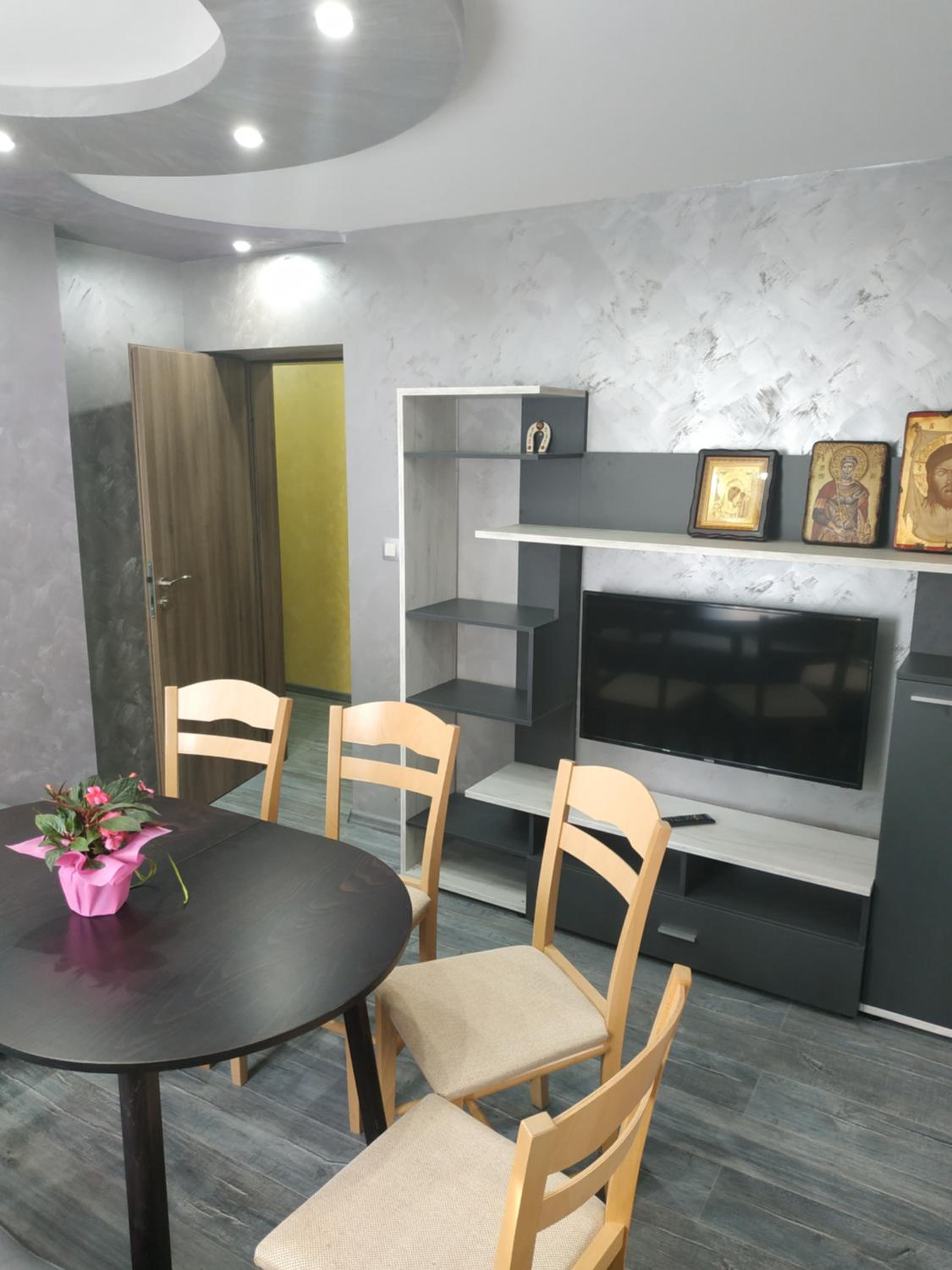 Two-Bedroom Apartment - Photo 8