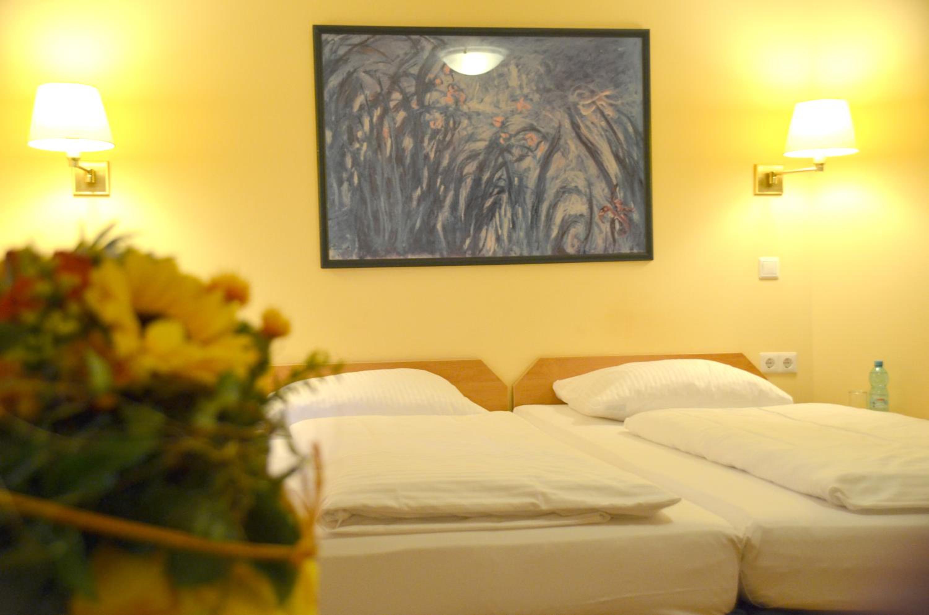 Double Room - Photo 9