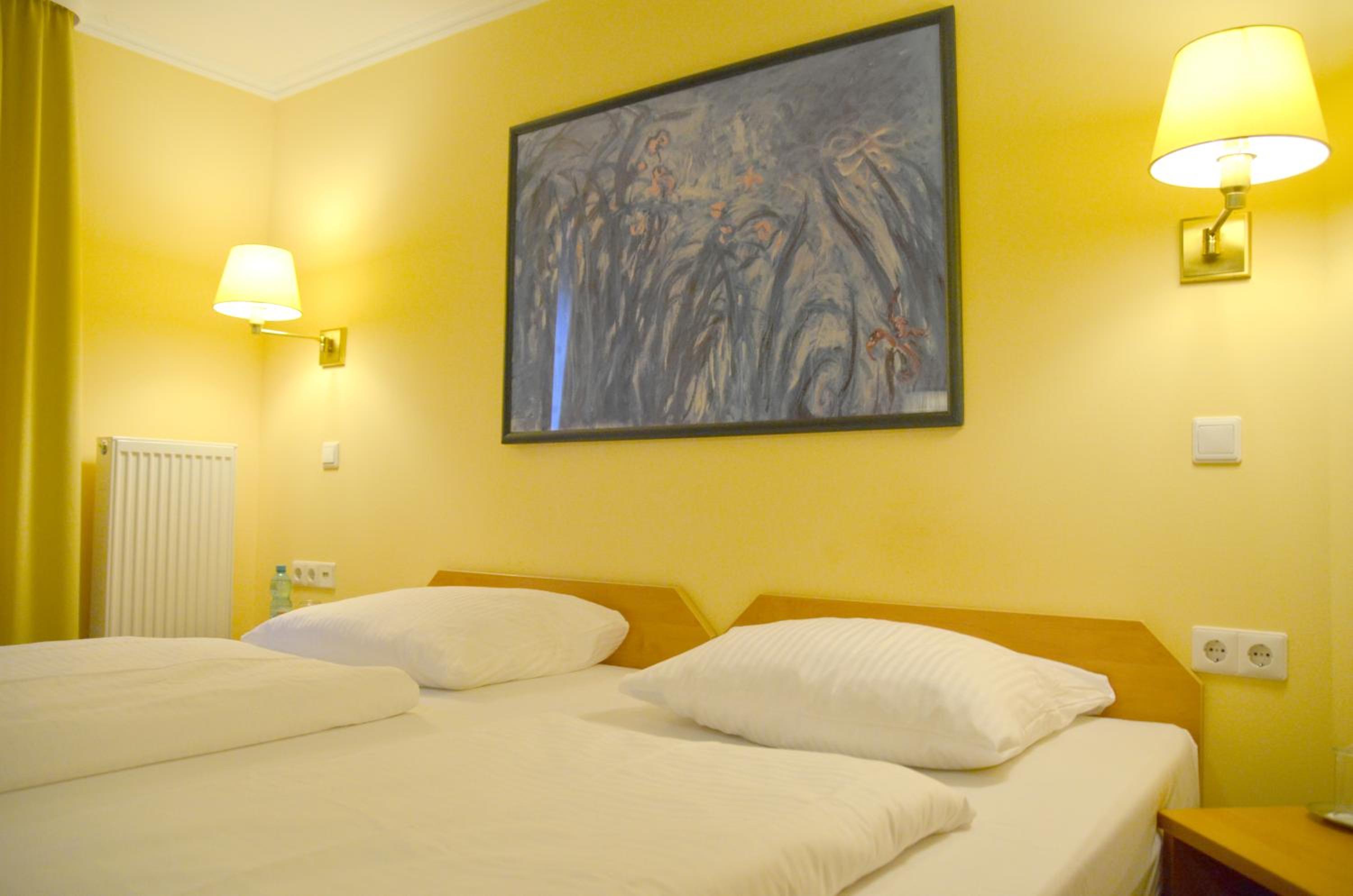 Double Room - Photo 10