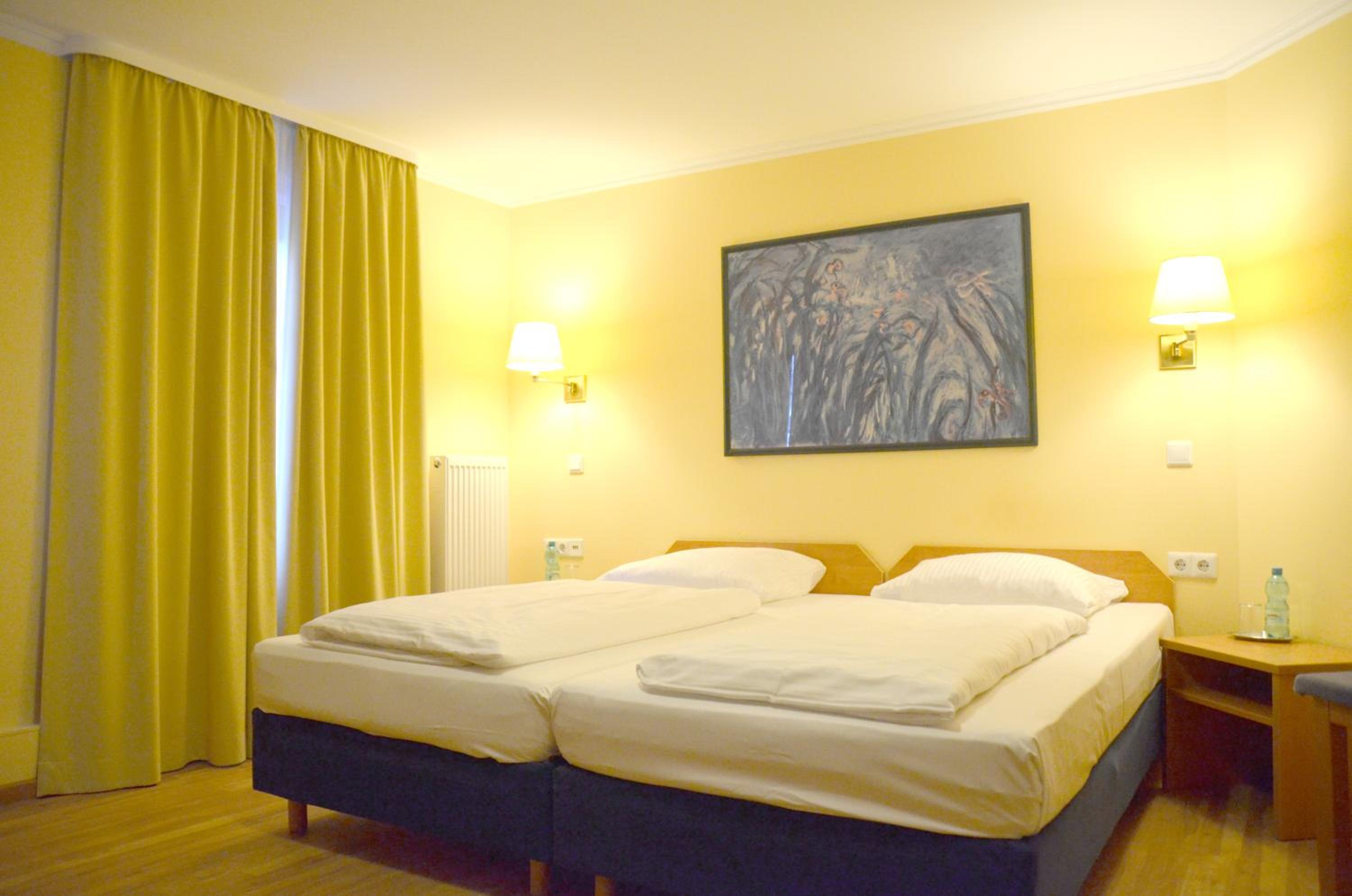 Double Room - Photo 8